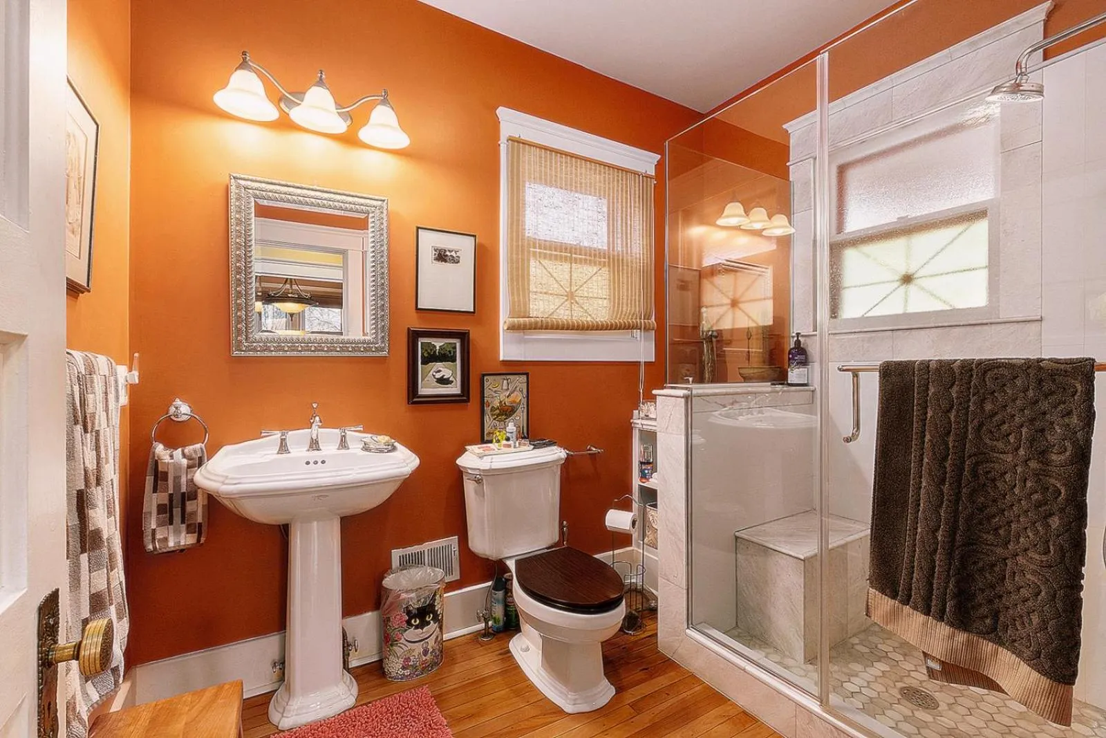 Bathroom in Burnt Toast Inn