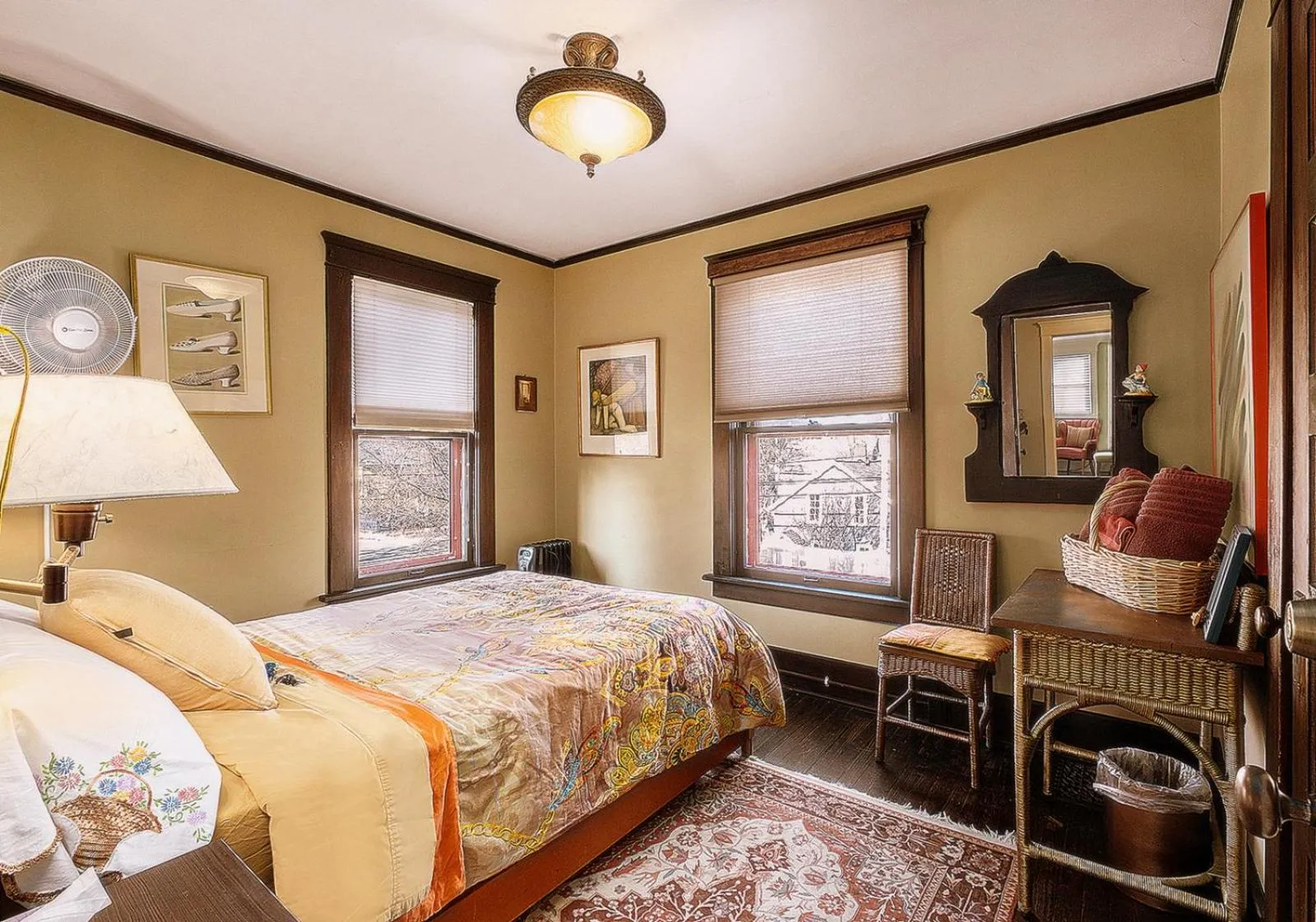 Bedroom, Bed in Burnt Toast Inn