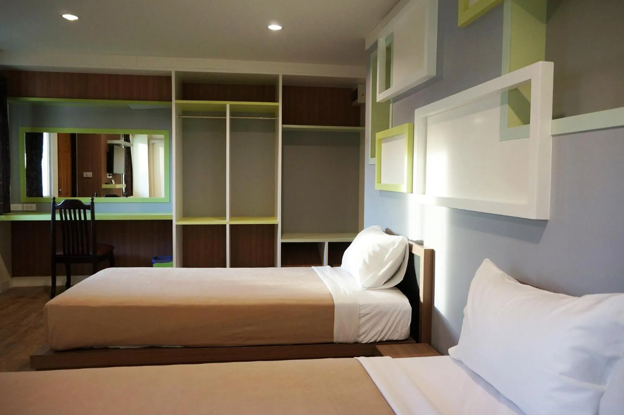 Bedroom, Bed in Samsen Sam Place