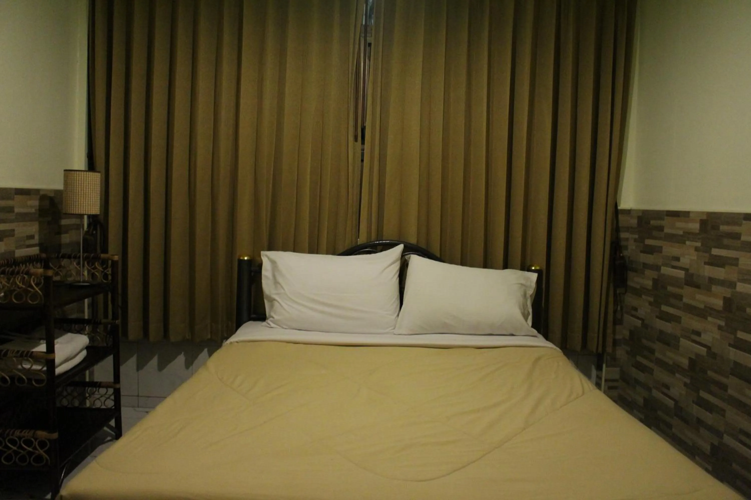 Bedroom, Bed in Samsen Sam Place
