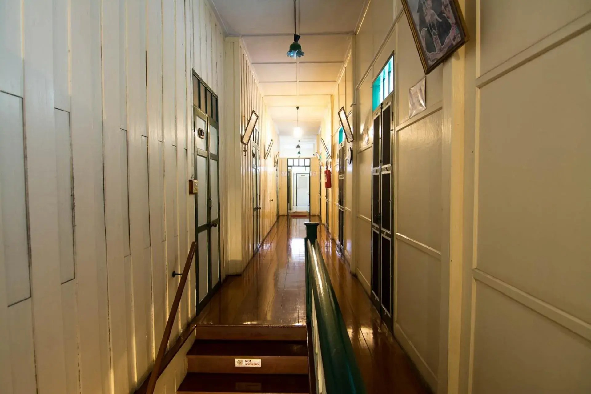 Property building in Samsen Sam Place Property building in Samsen Sam Place