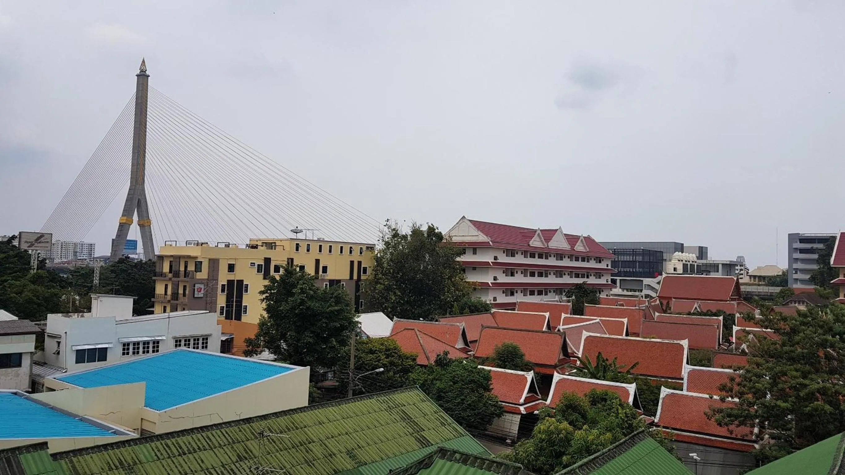 City view in Samsen Sam Place