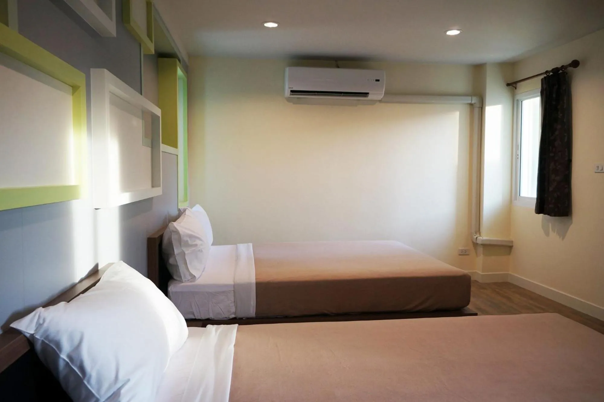 Bedroom, Bed in Samsen Sam Place