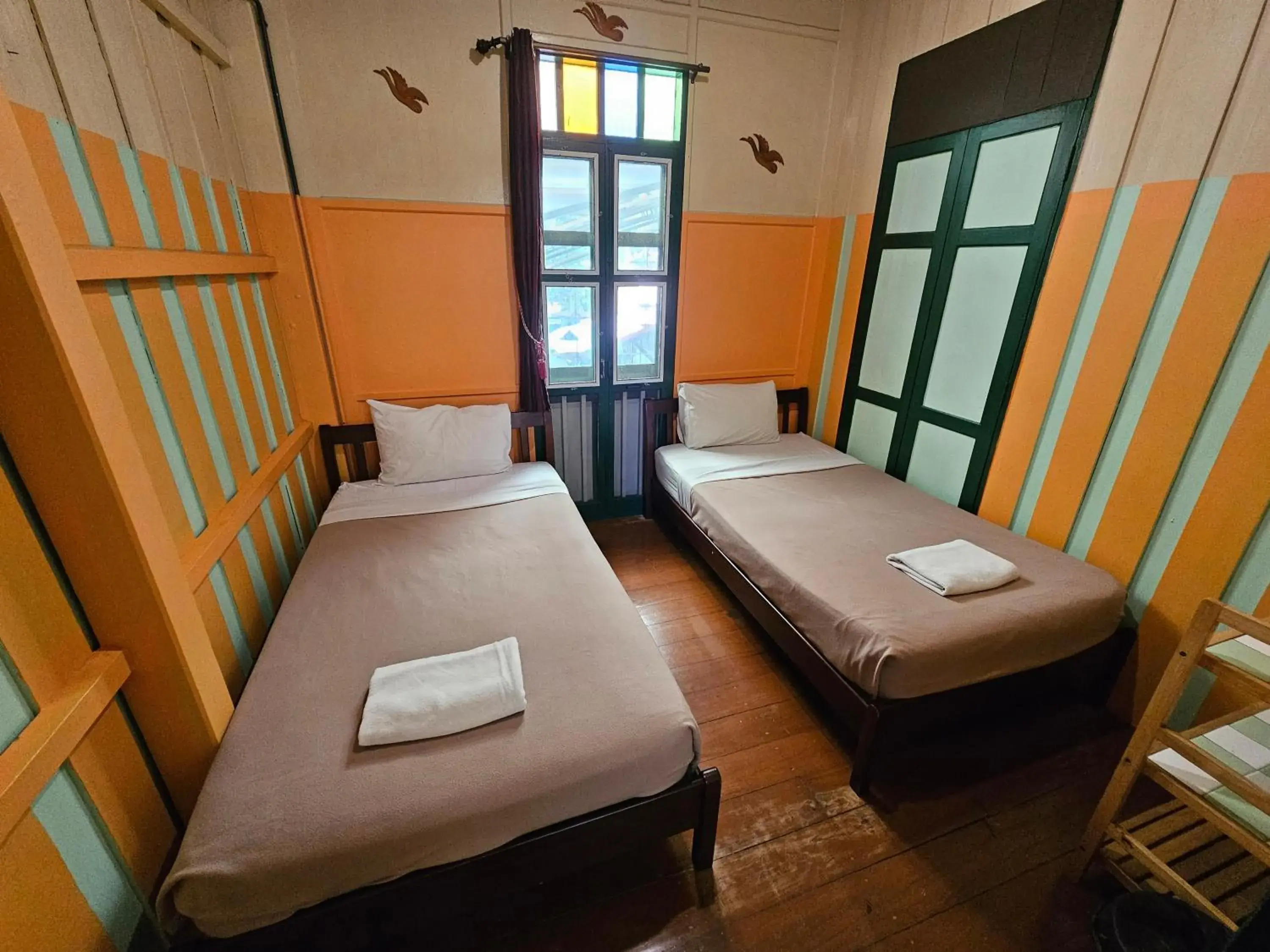 Double or Twin Room with Shared Bathroom in Samsen Sam Place Double or Twin Room with Shared Bathroom in Samsen Sam Place