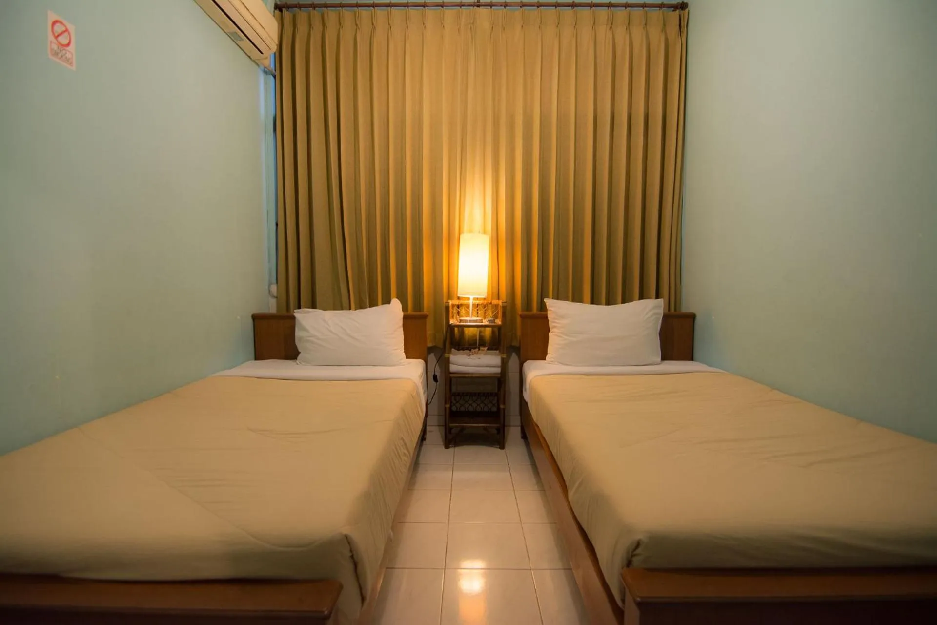 Bedroom, Bed in Samsen Sam Place