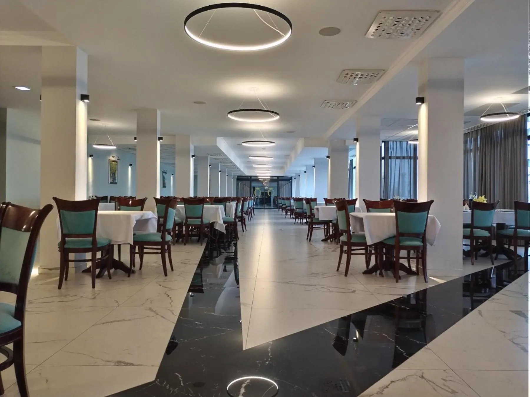 Restaurant/places to eat in Inex Olgica Hotel & SPA