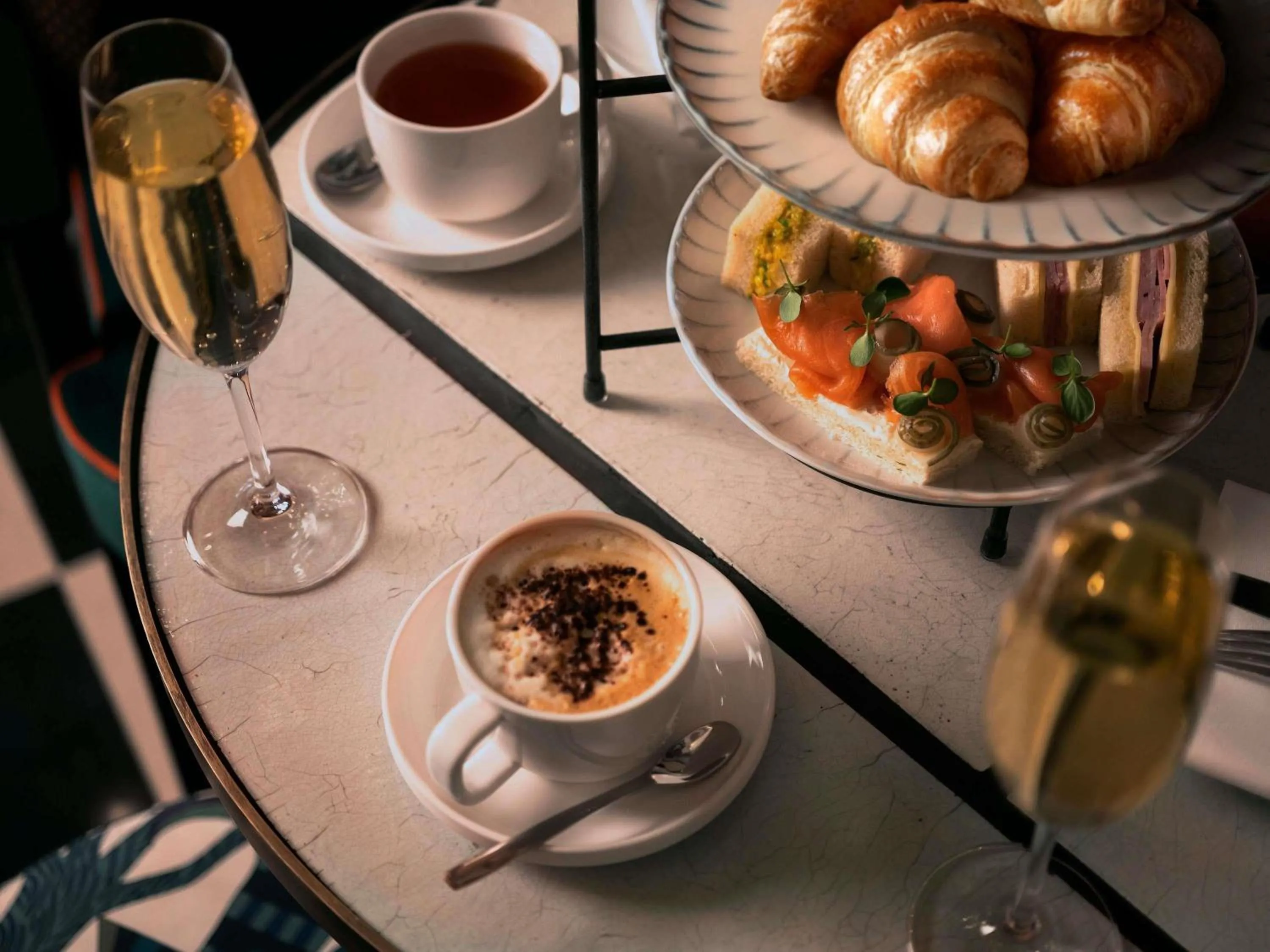 Restaurant/places to eat in Sofitel Abu Dhabi Corniche