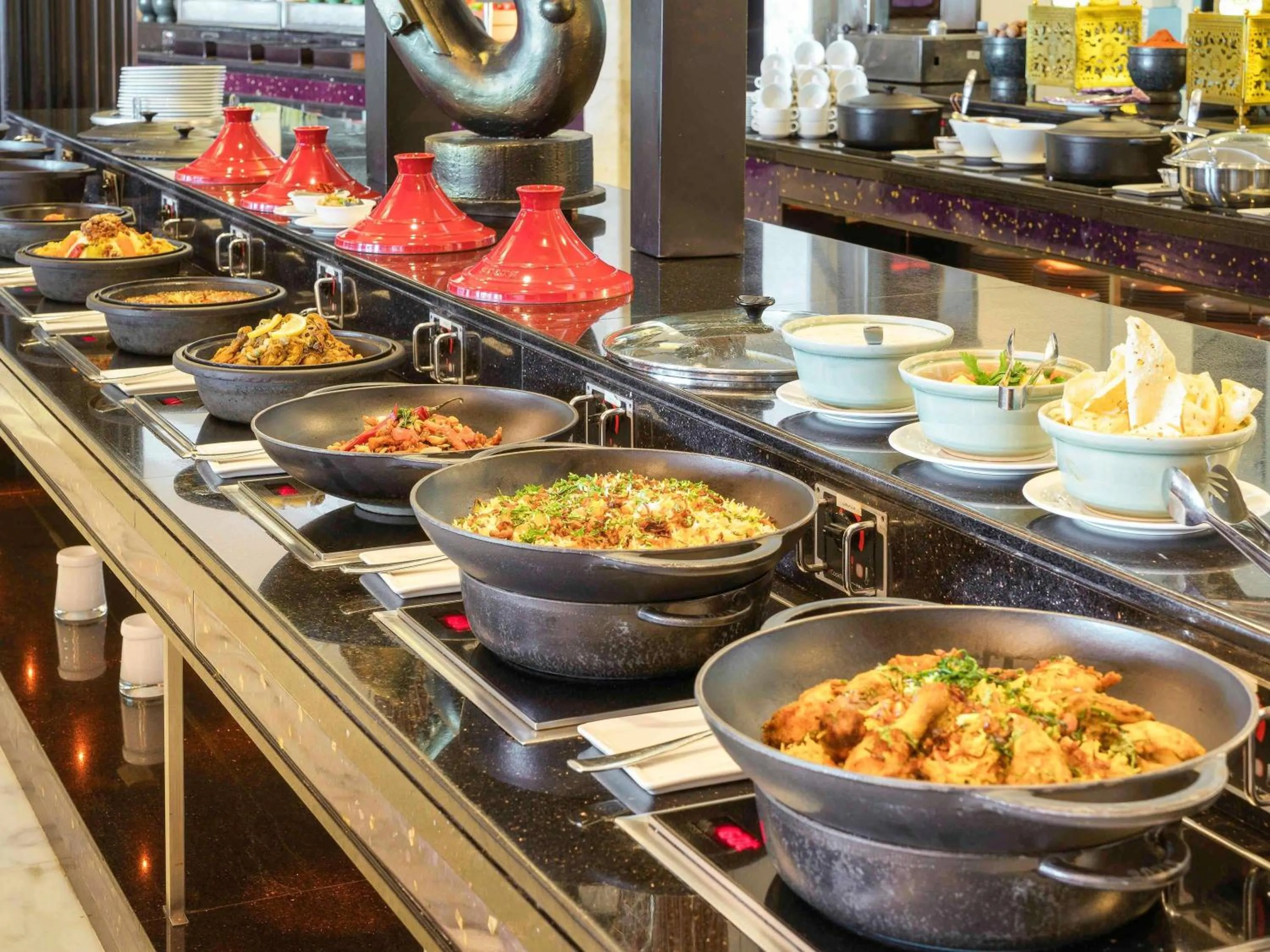 Restaurant/places to eat in Sofitel Abu Dhabi Corniche