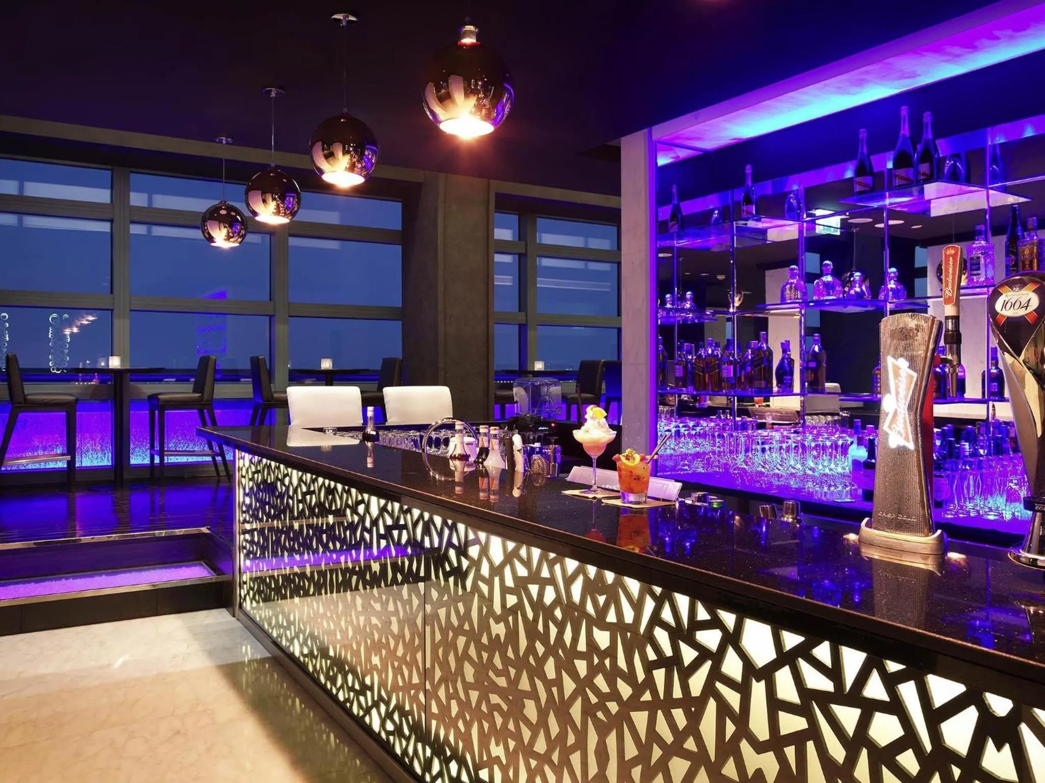Lounge or bar in Sofitel Abu Dhabi Corniche