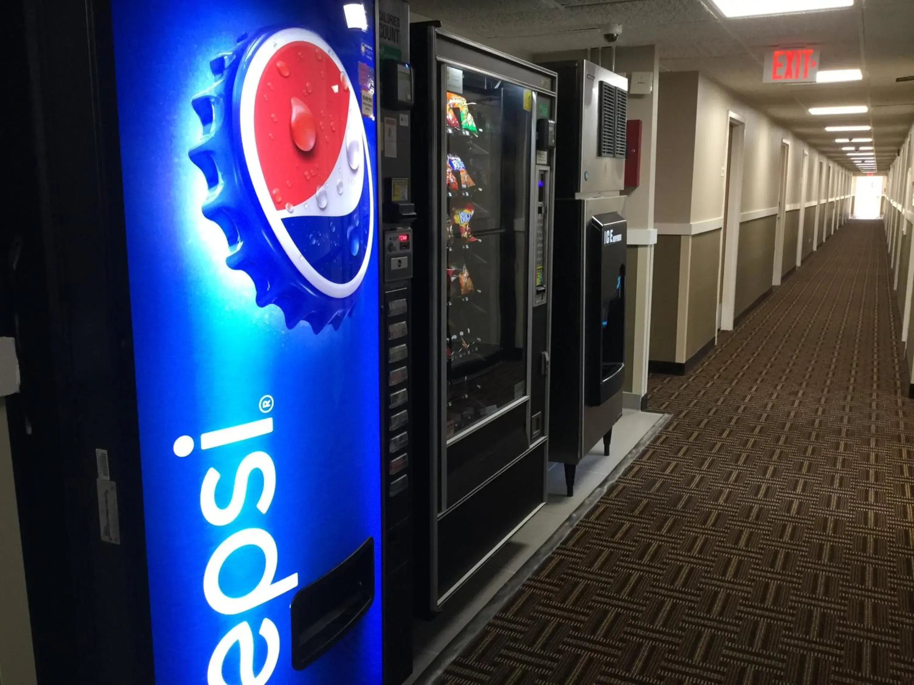 Food in Super 8 by Wyndham South Holland Food in Super 8 by Wyndham South Holland