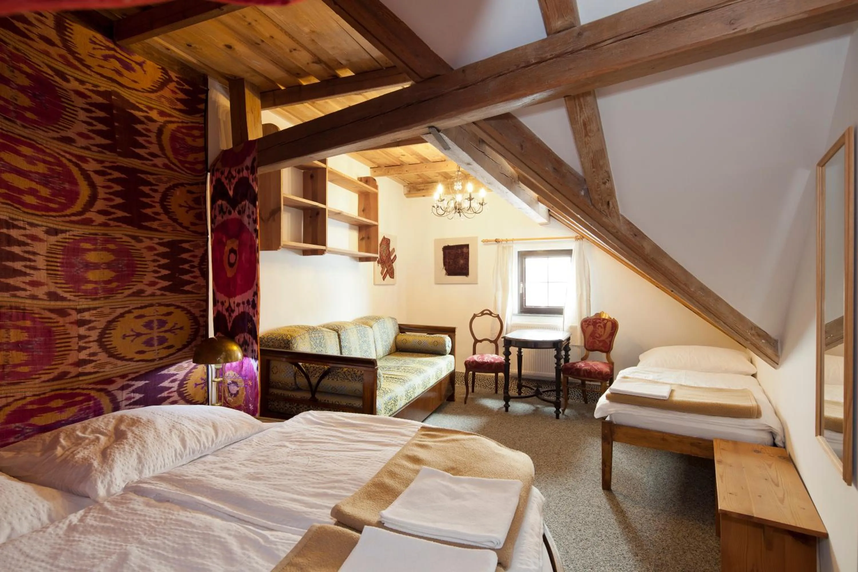 Bedroom, Bed in Burg Plankenstein