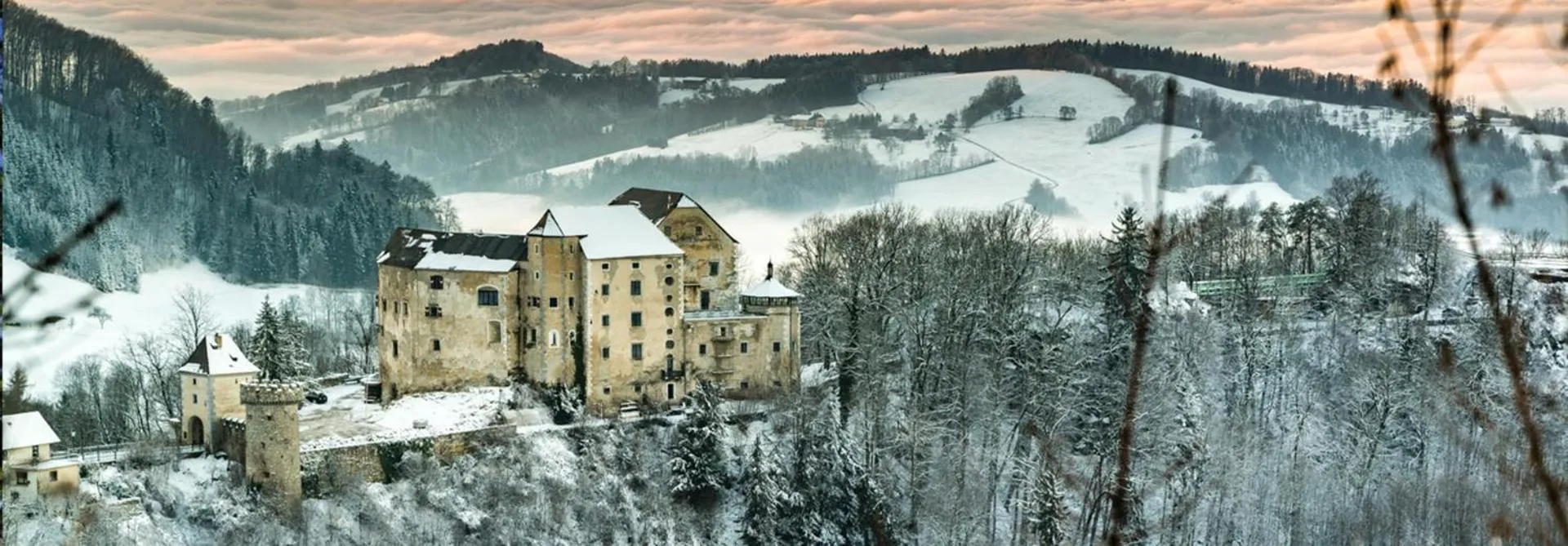 Property building in Burg Plankenstein