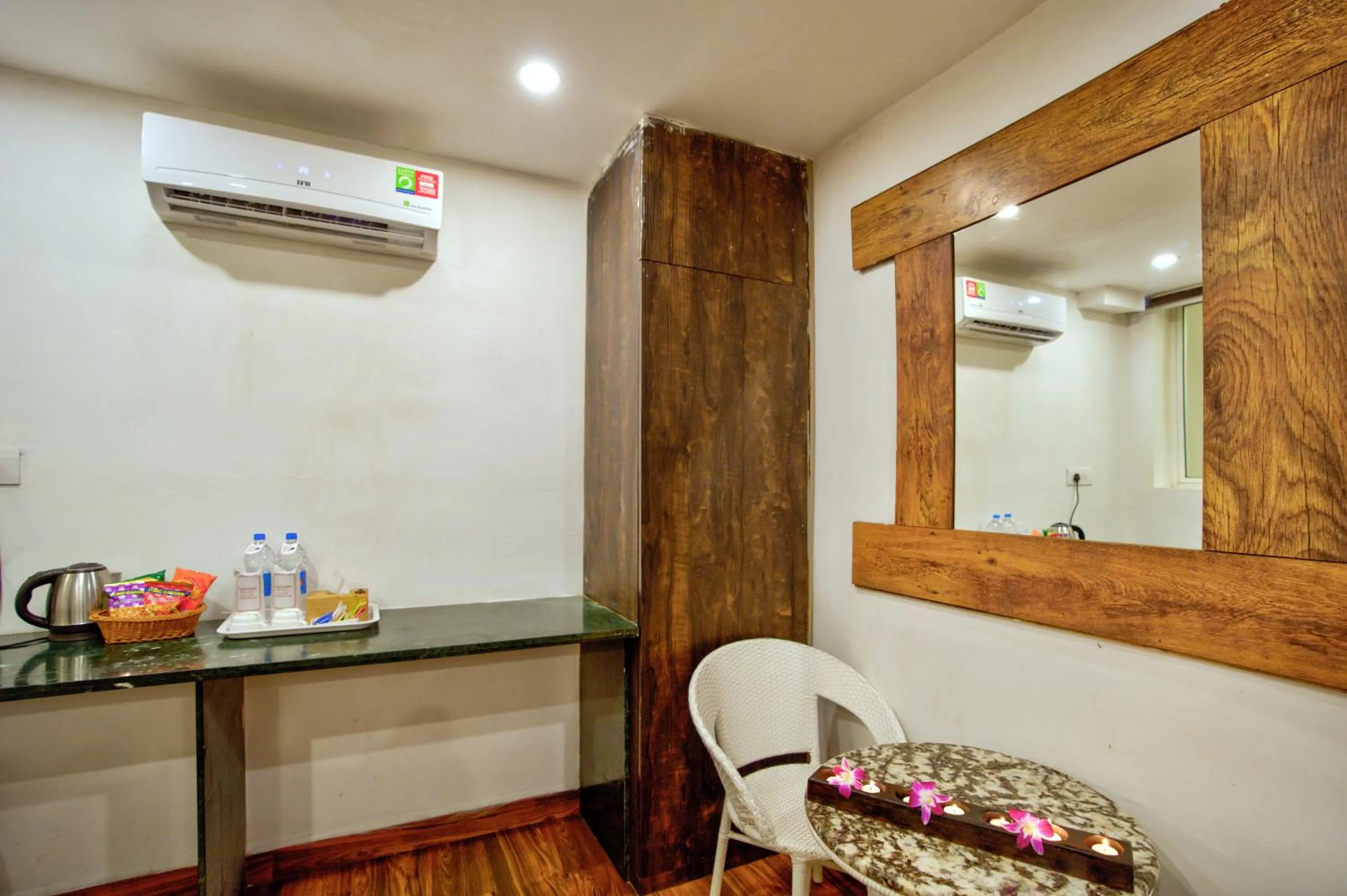 Lemonmint Svelton Manor