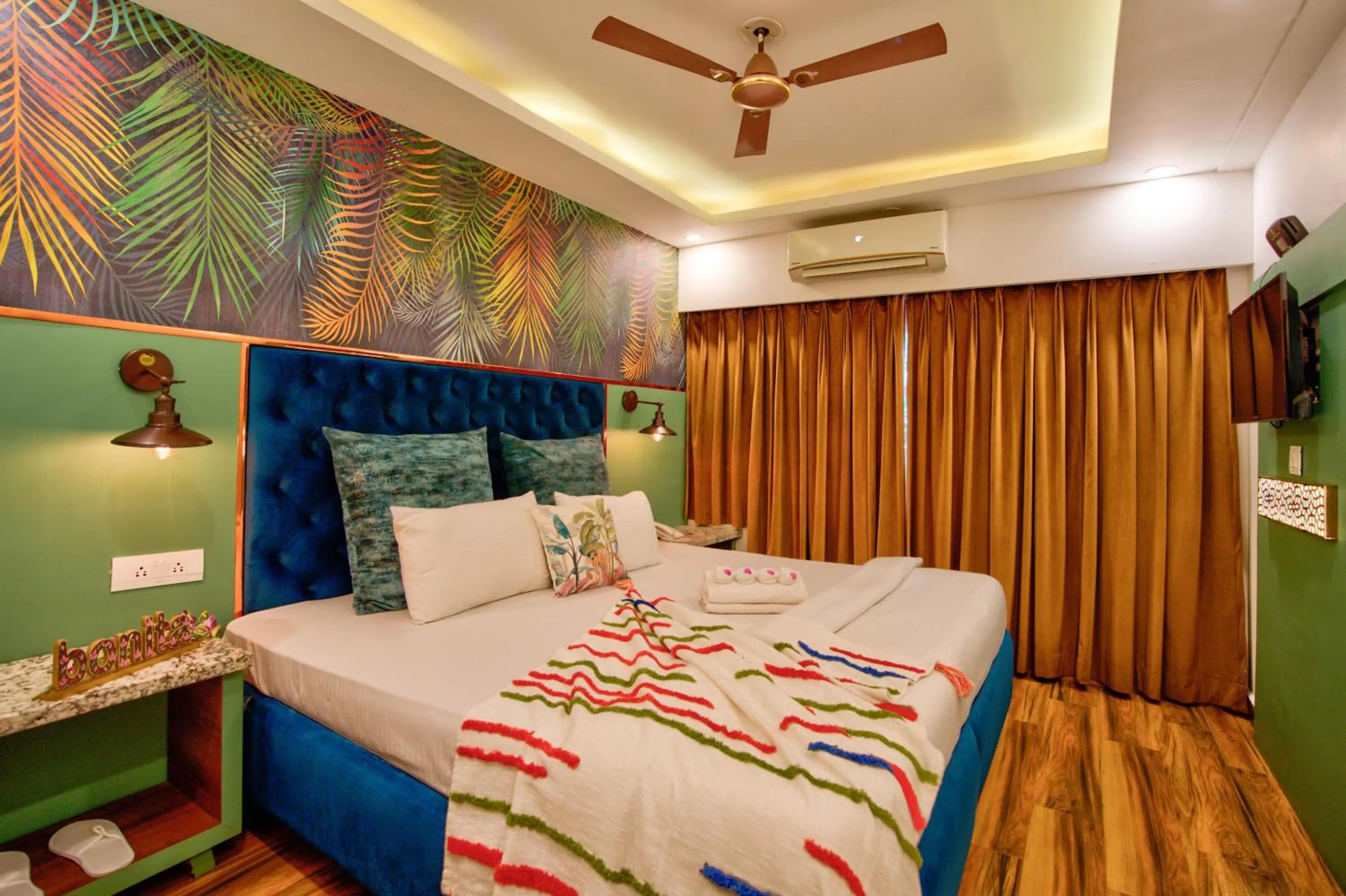 Bed in Lemonmint Svelton Manor