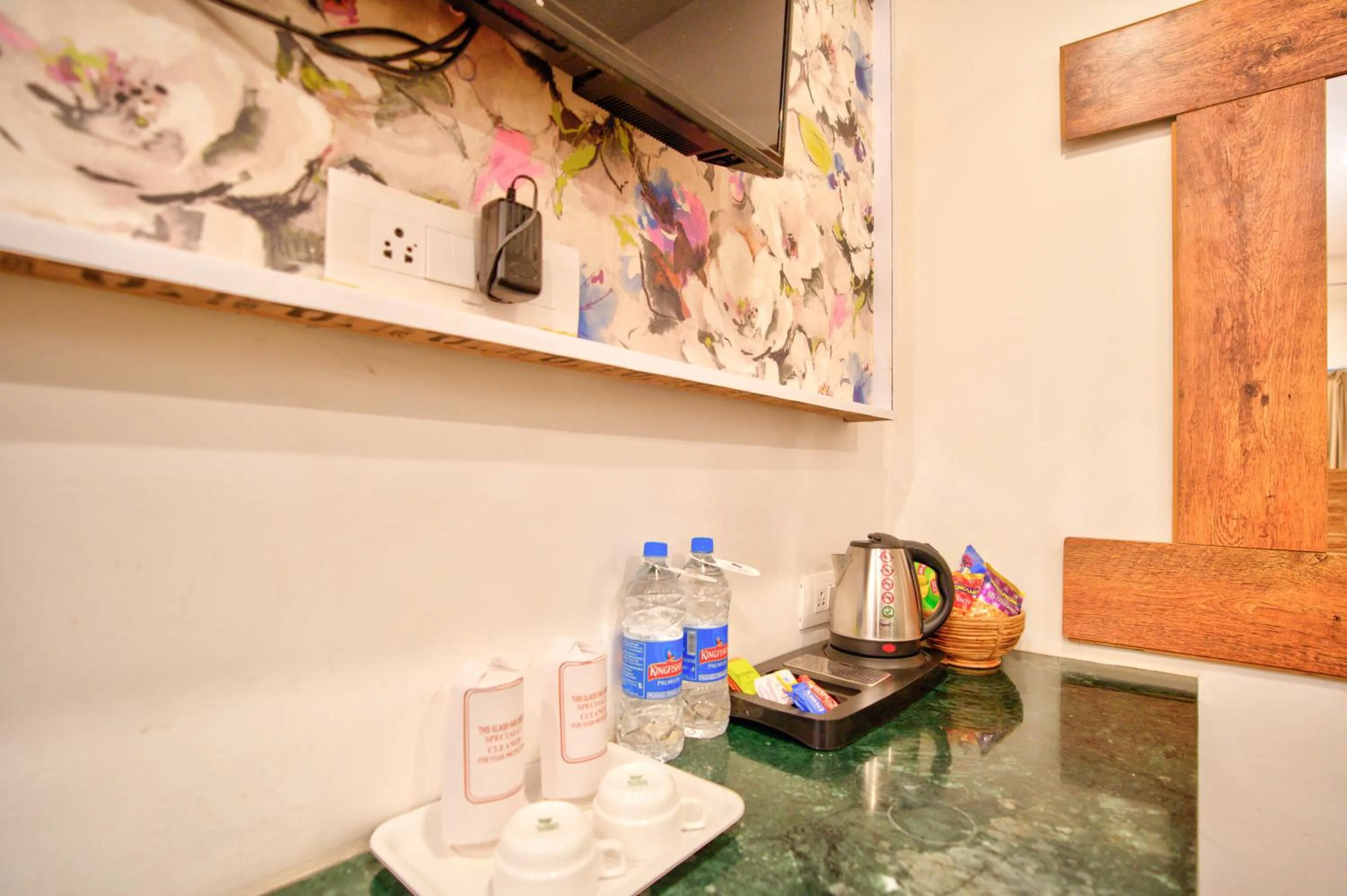 Lemonmint Svelton Manor