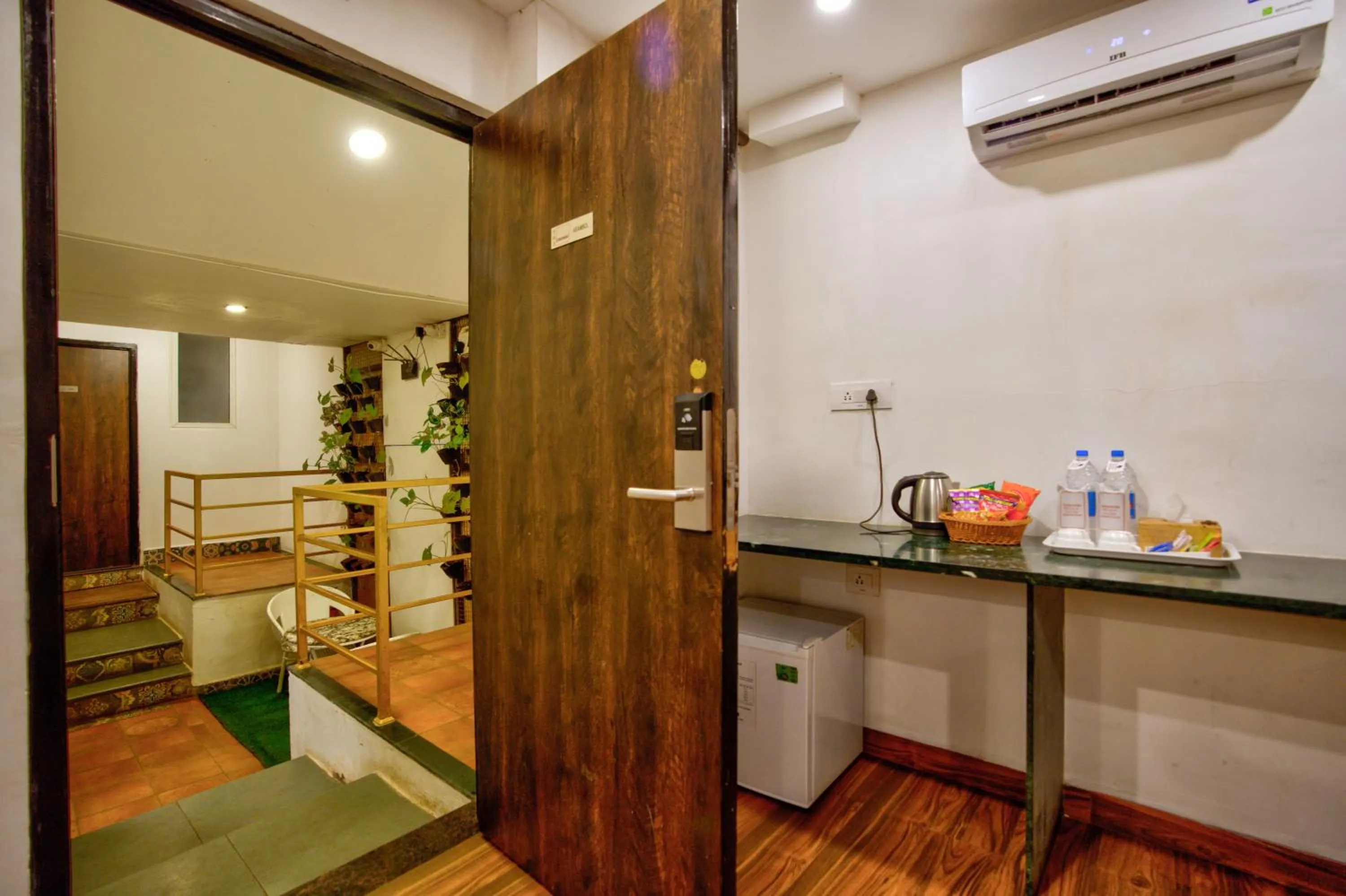 Lemonmint Svelton Manor