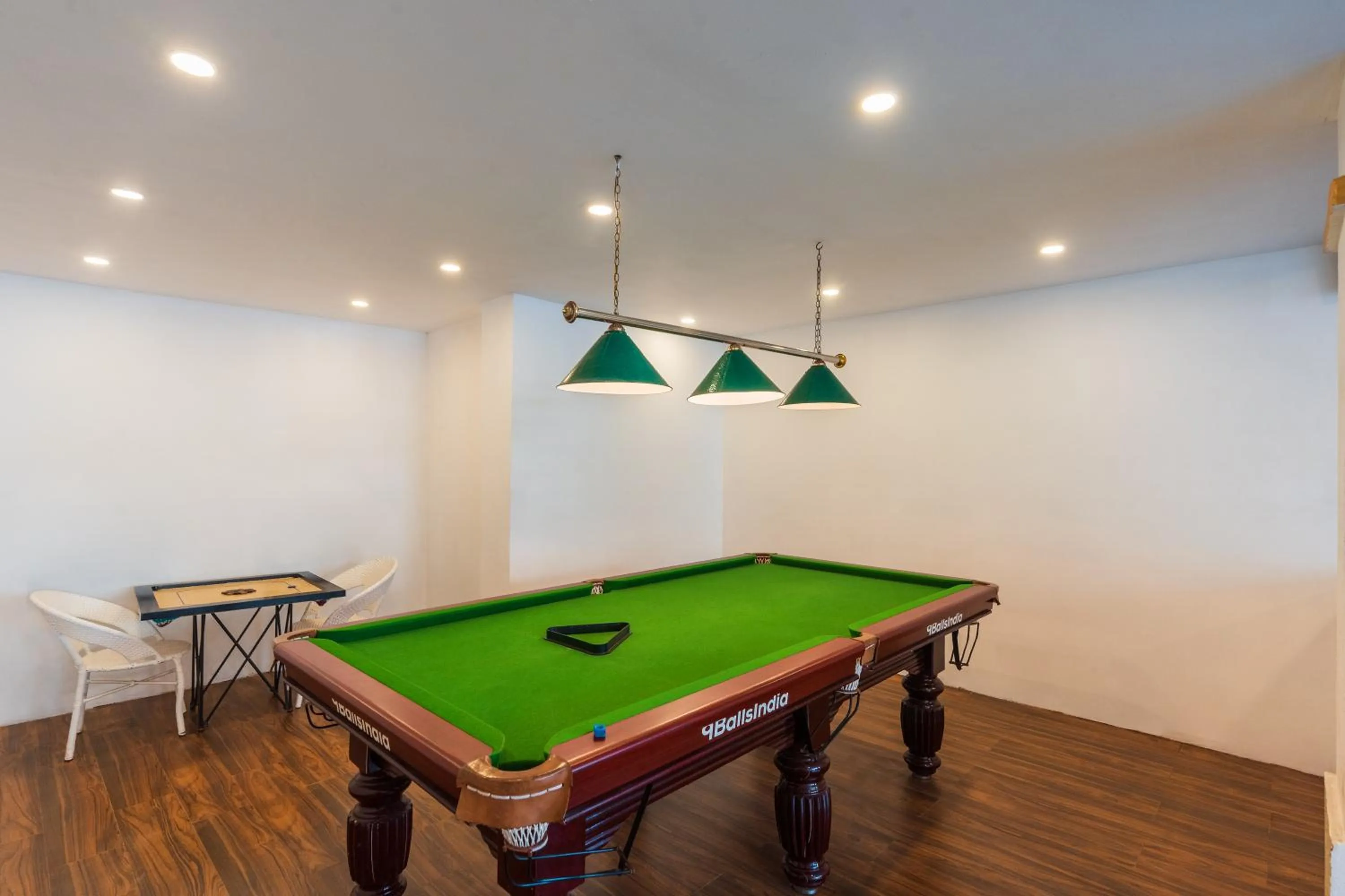 Lemonmint Svelton Manor