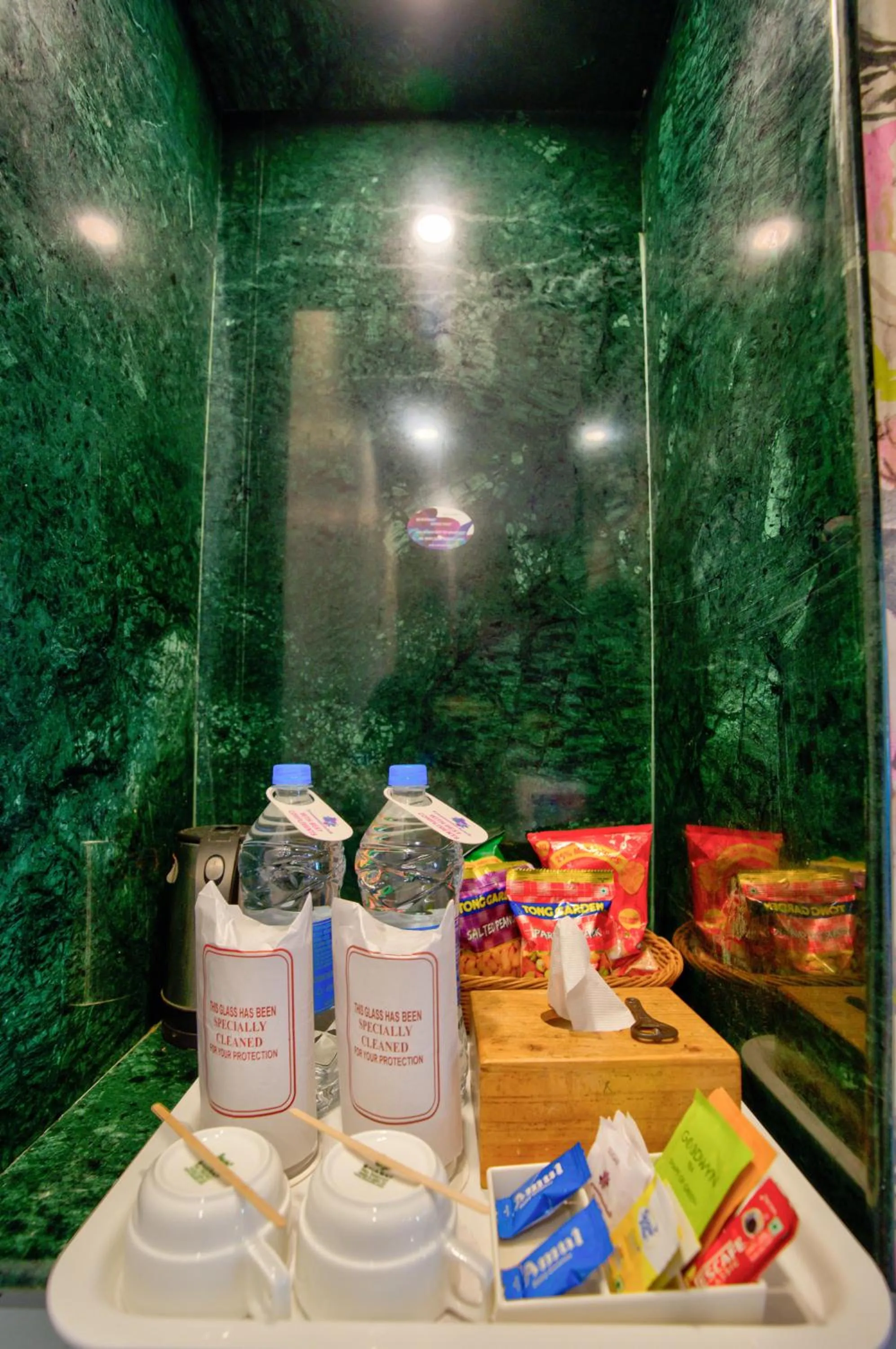 Lemonmint Svelton Manor