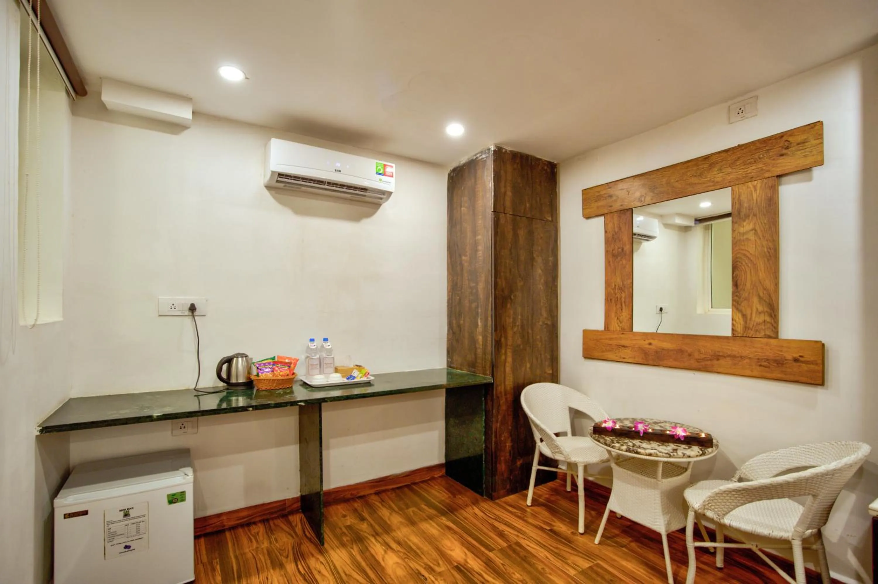 Lemonmint Svelton Manor