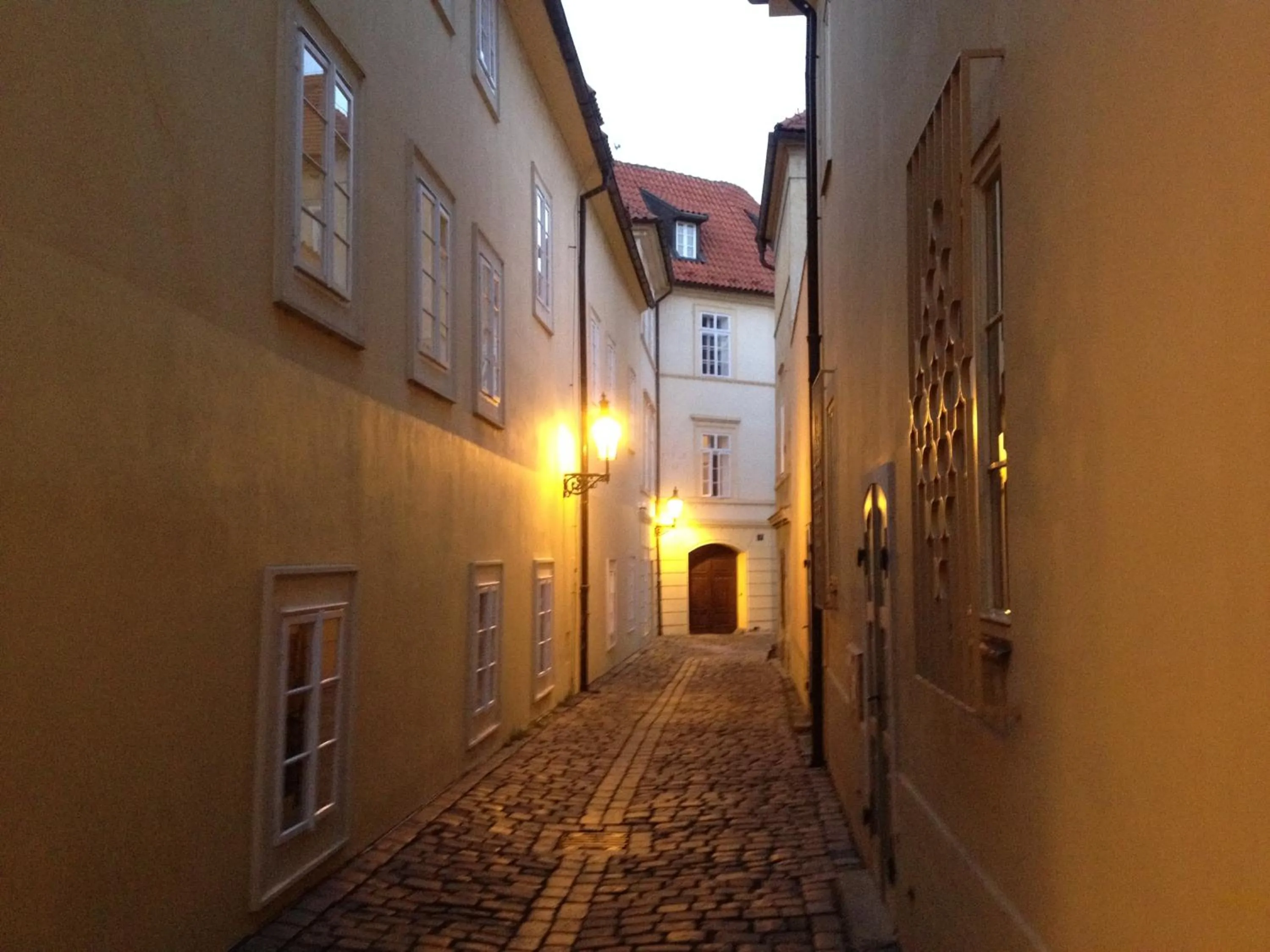 Neighbourhood in Old Town Basement