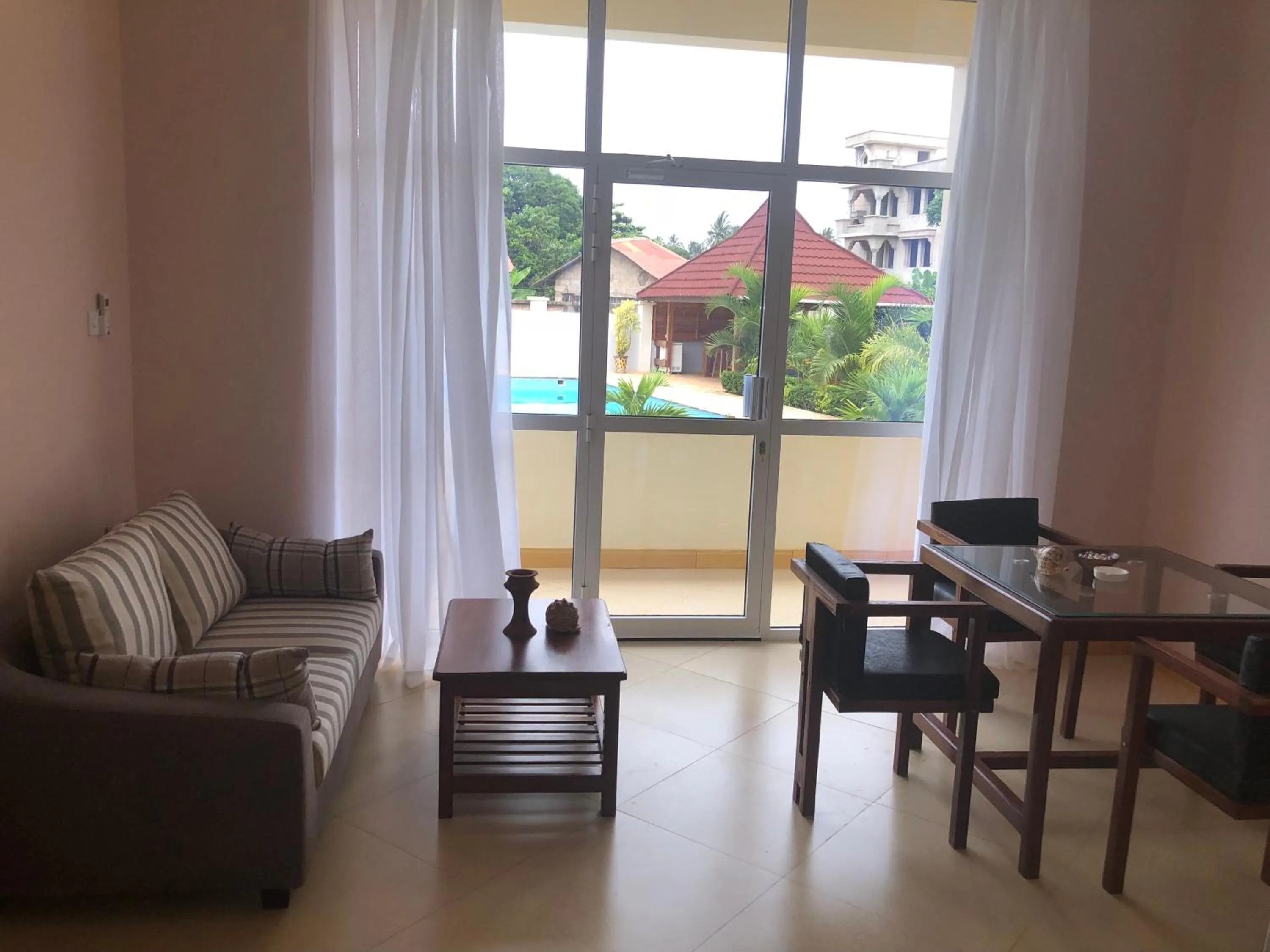 Seating area in Green Turaco