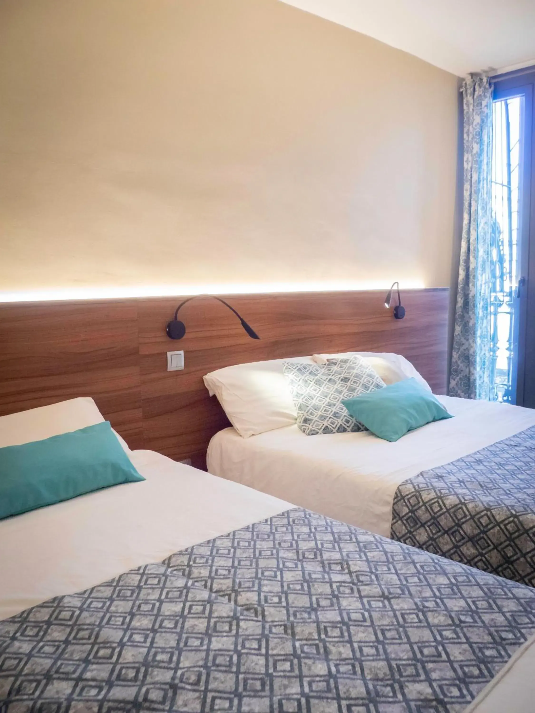 Double Room with Extra Bed and private bathroom in Pension Ciudadela Double Room with Extra Bed and private bathroom in Pension Ciudadela