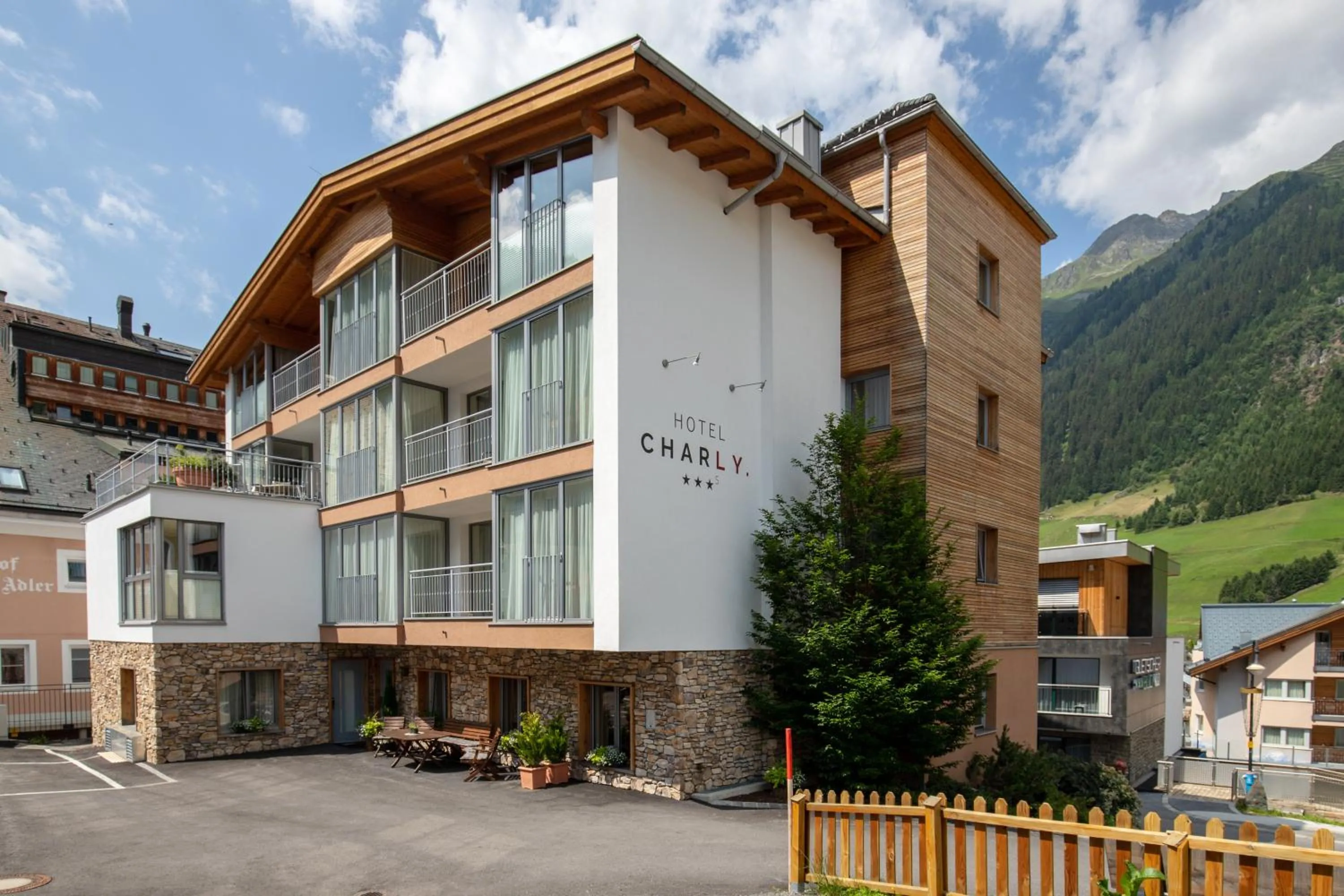 Hotel Charly