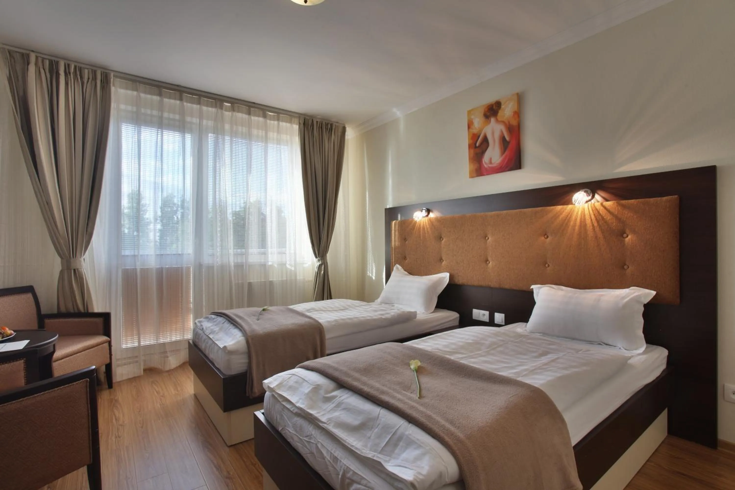 Photo of the whole room, Bed in Hotel Sun