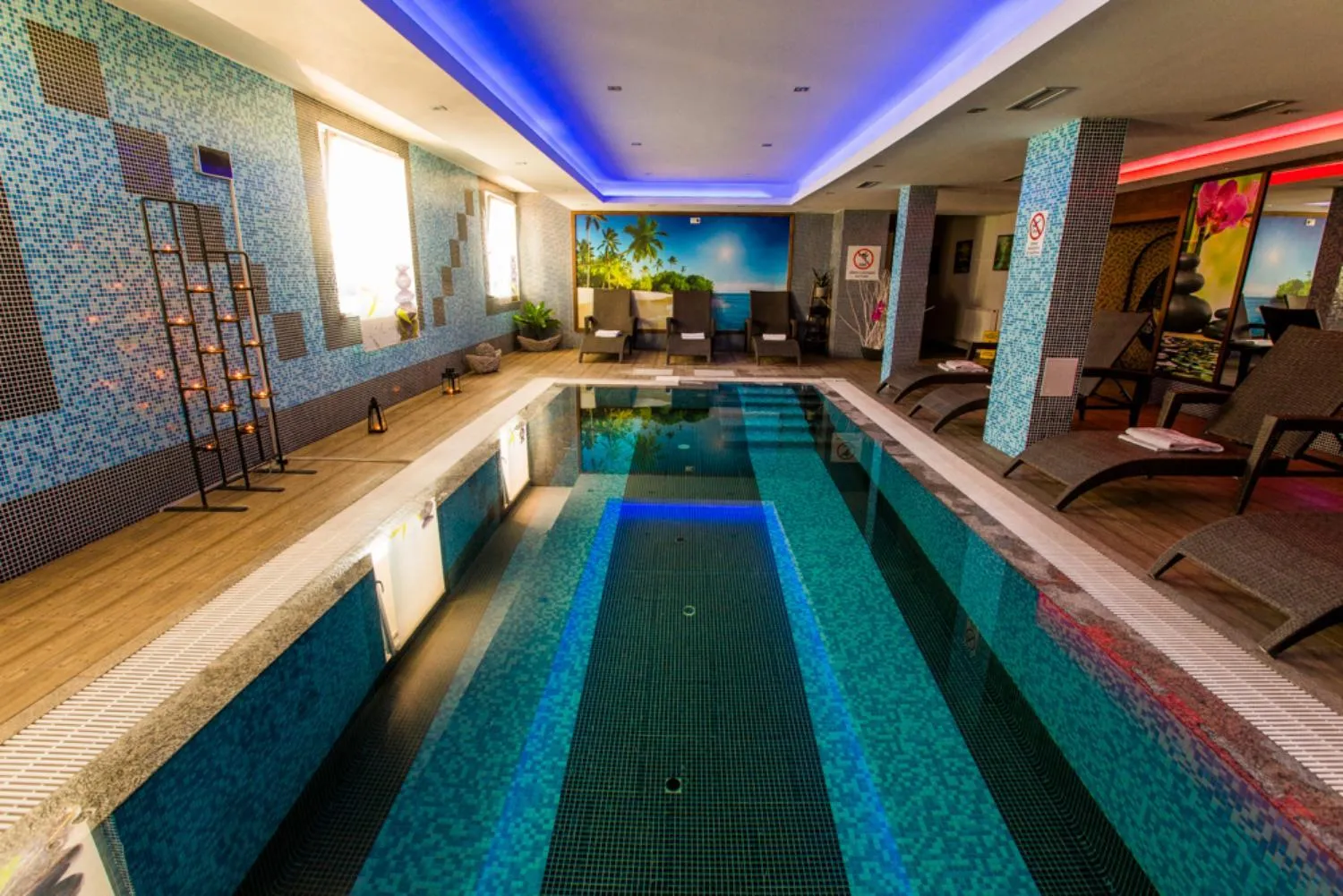 Swimming pool in Hotel Sun