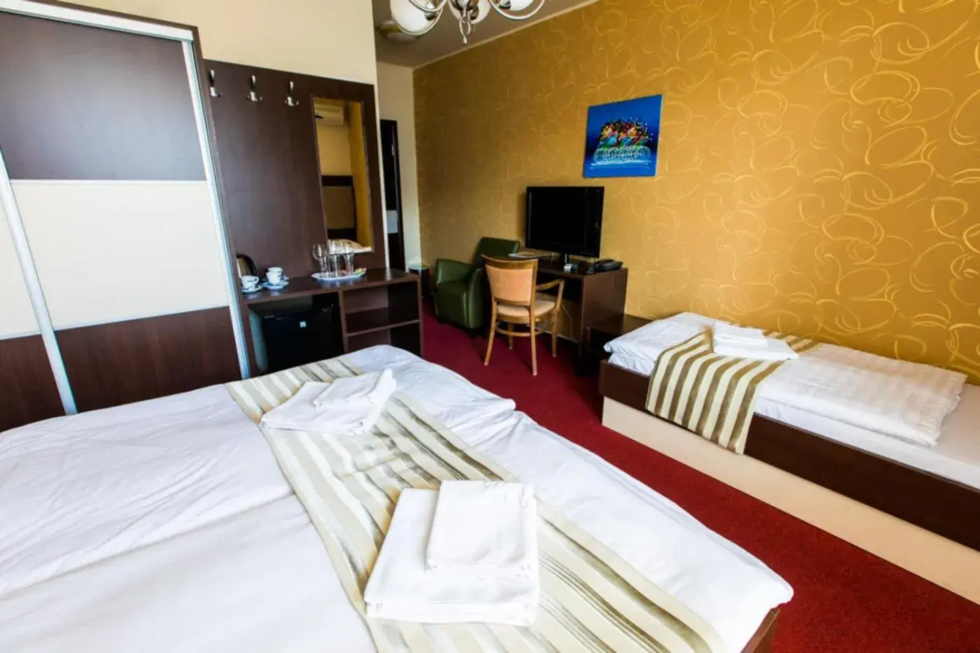Triple Room with Balcony in Hotel Sun Triple Room with Balcony in Hotel Sun