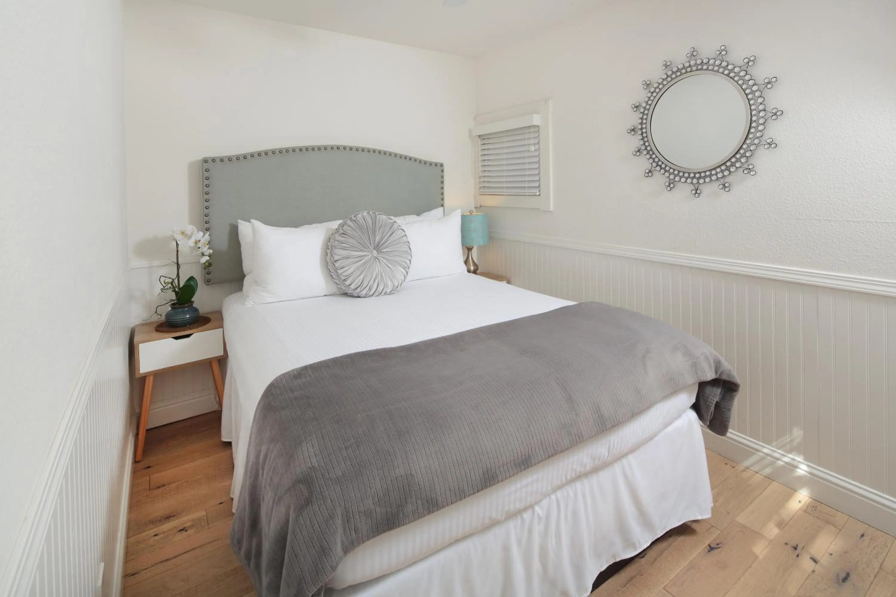 Bedroom, Bed in Inn on the Russian River