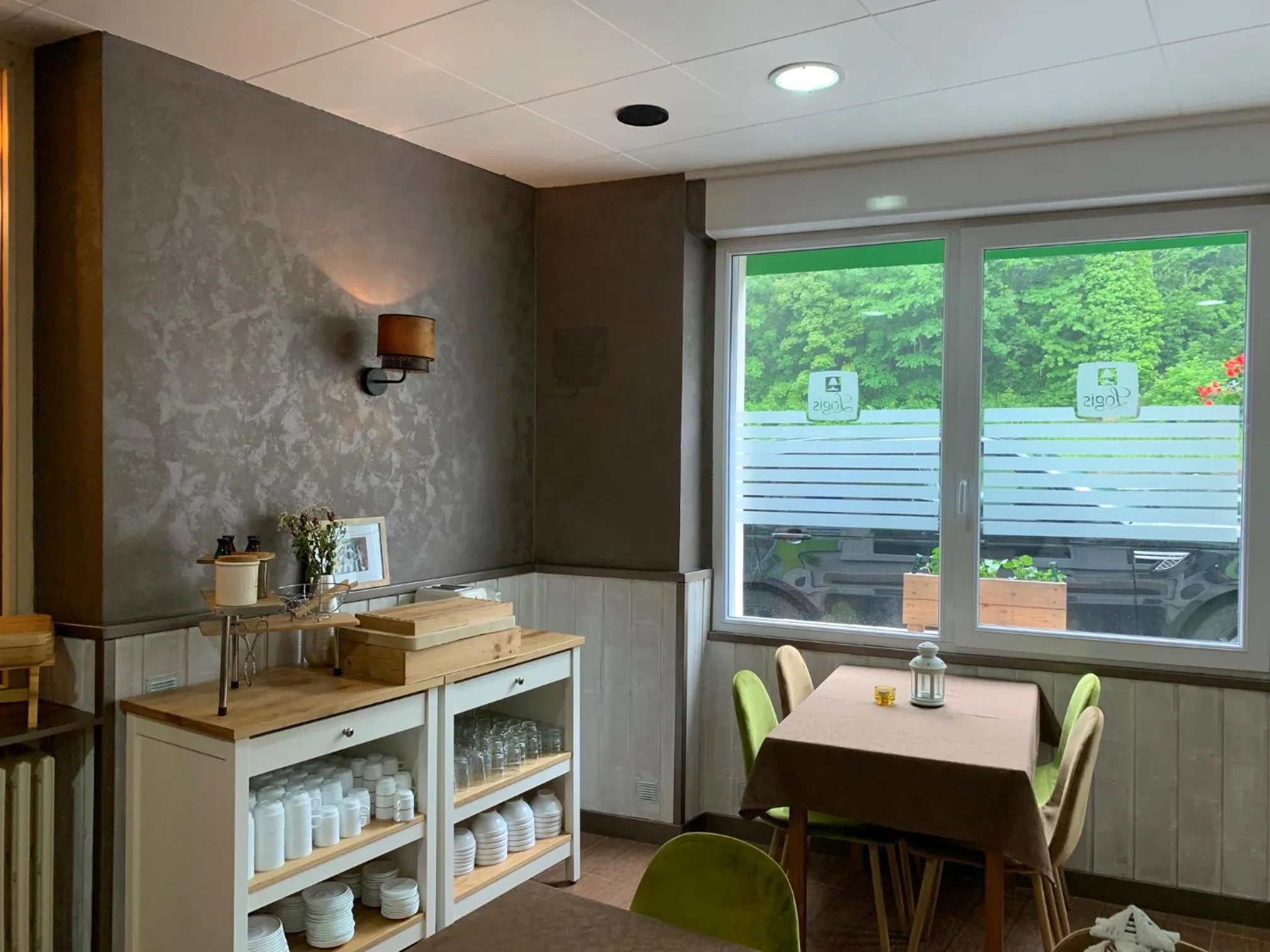 Dining Area in Logis Hôtel le Regis