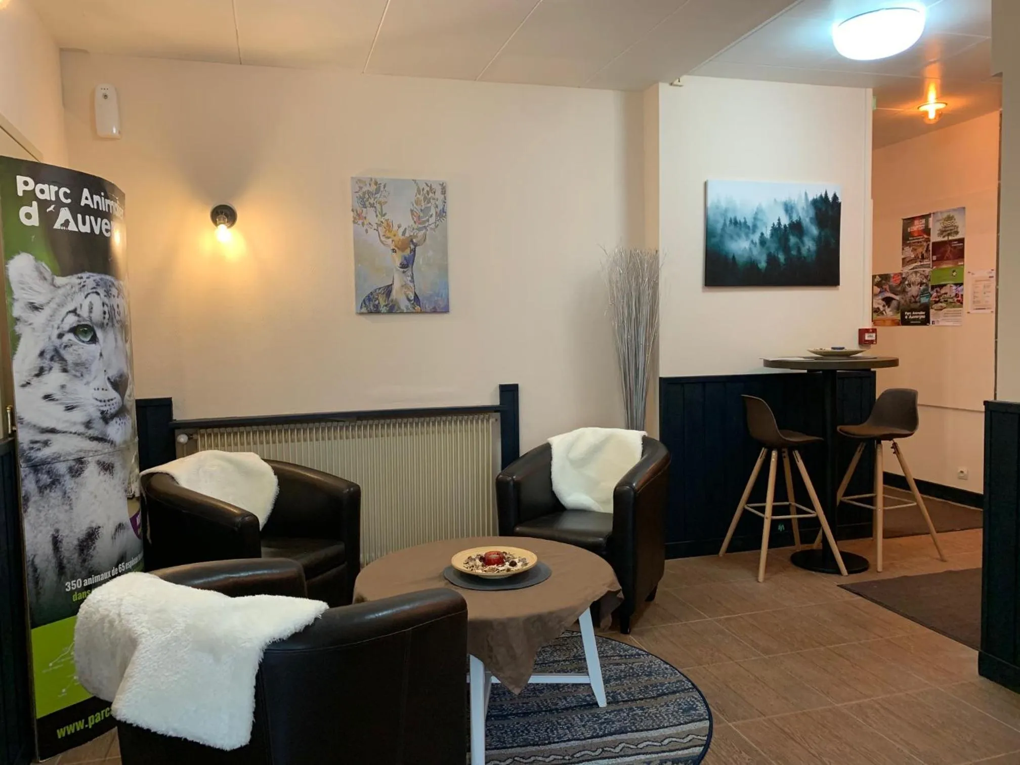 Lounge/Bar in Logis Hôtel le Regis