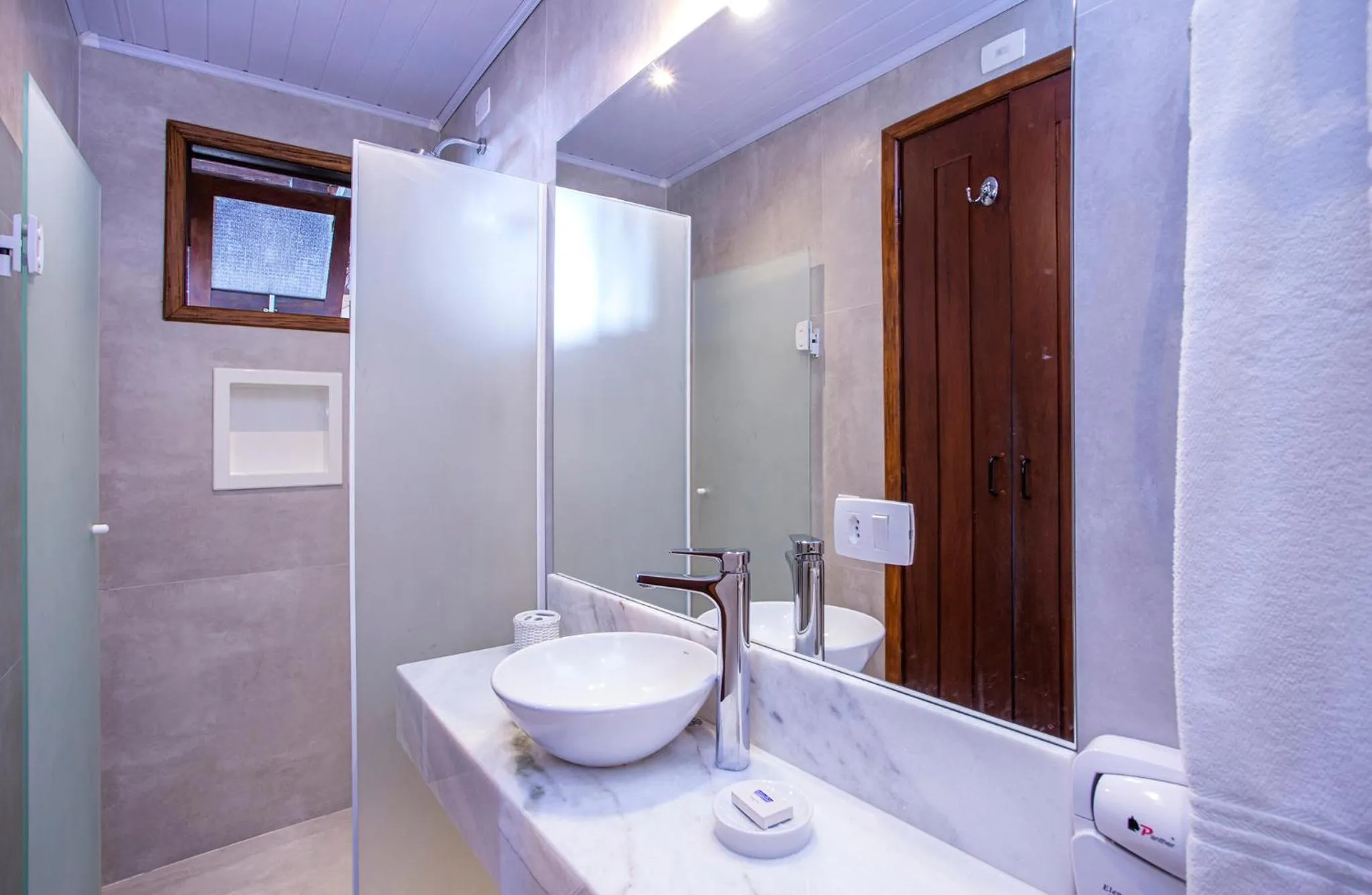 Bathroom in Barra do Piuva Porto Hotel