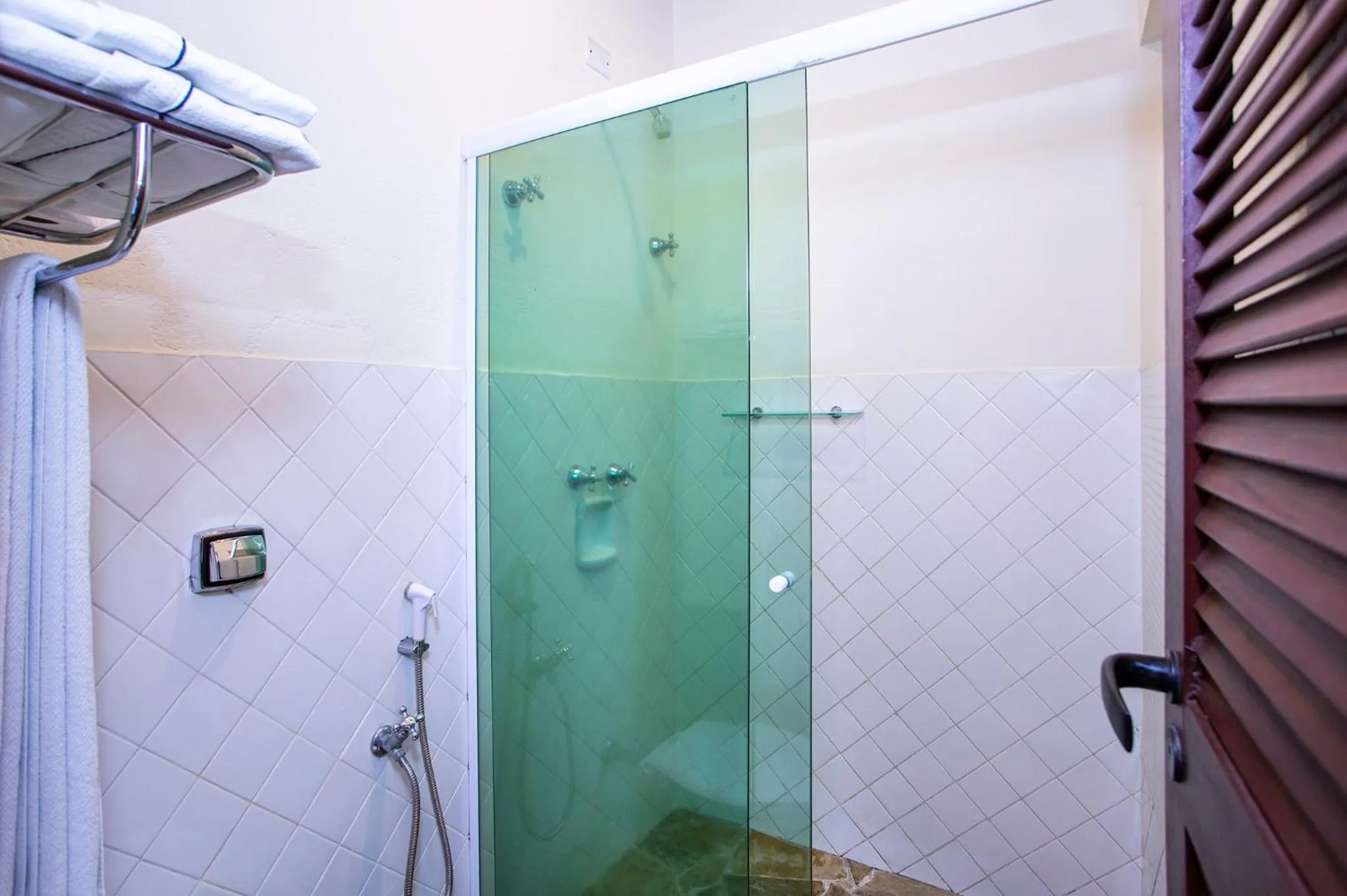 Bathroom in Barra do Piuva Porto Hotel