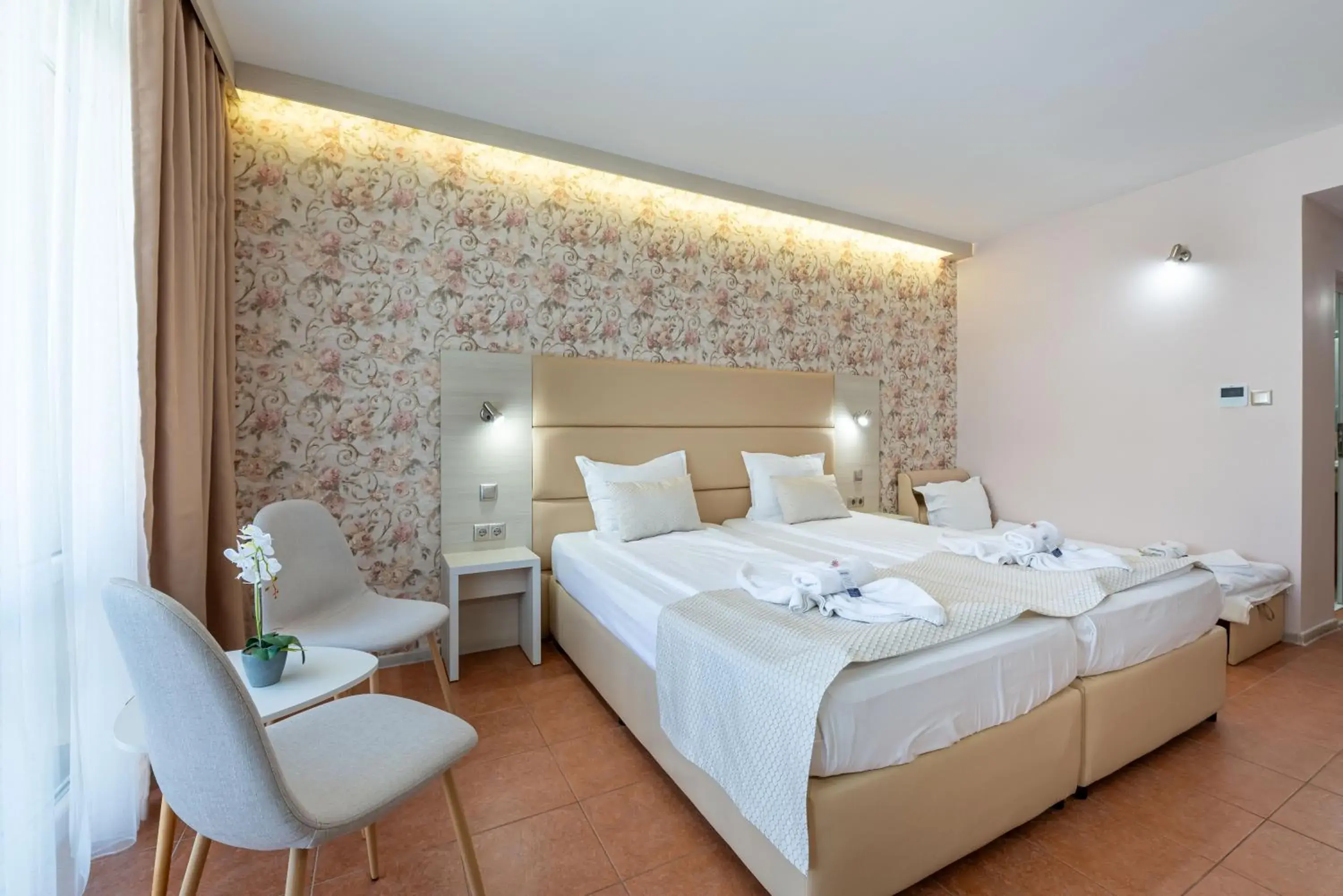 Twin Room with Partial Sea View and Balcony in Aphrodite Beach Hotel Twin Room with Partial Sea View and Balcony in Aphrodite Beach Hotel