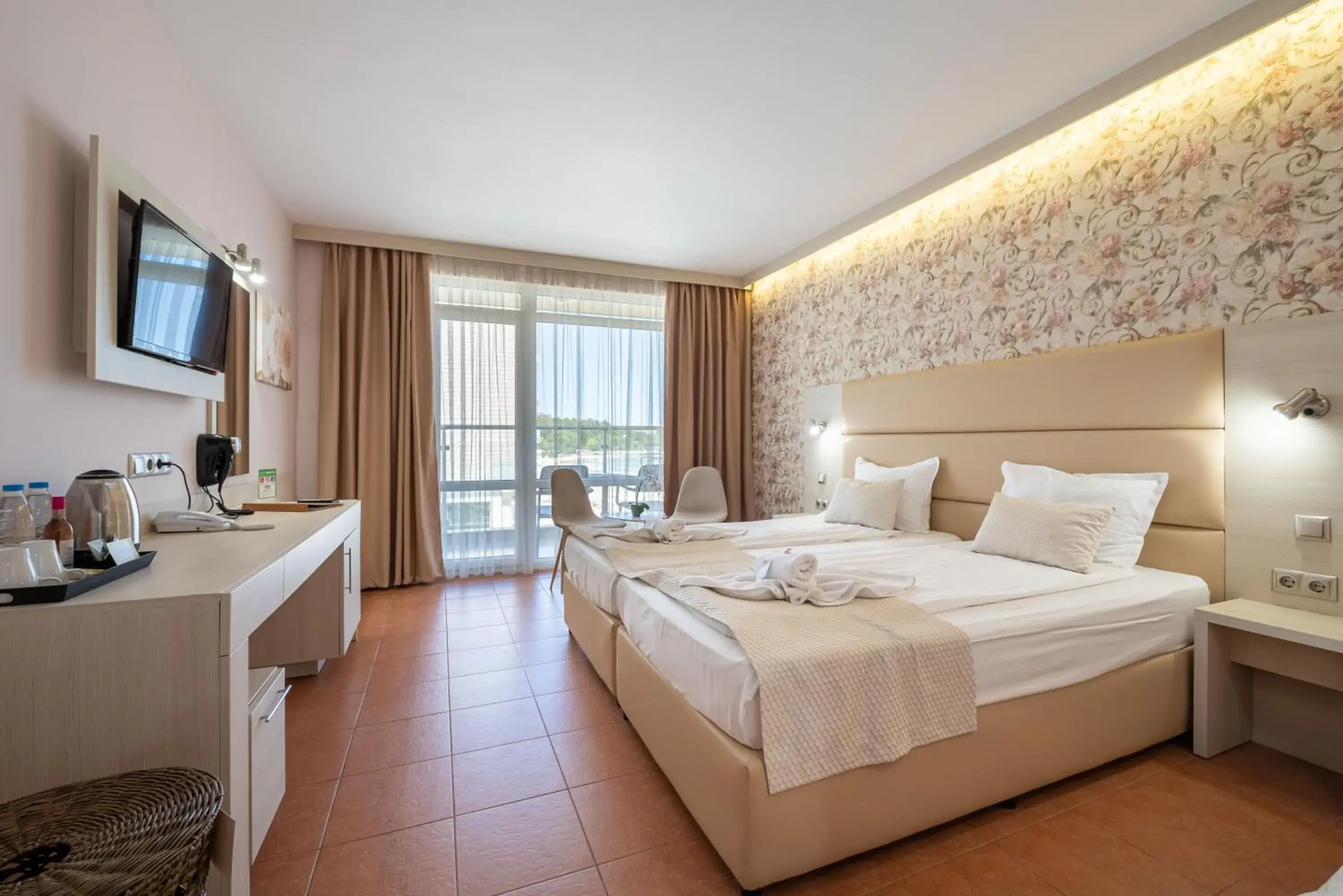 Twin Room with Partial Sea View and Balcony in Aphrodite Beach Hotel Twin Room with Partial Sea View and Balcony in Aphrodite Beach Hotel