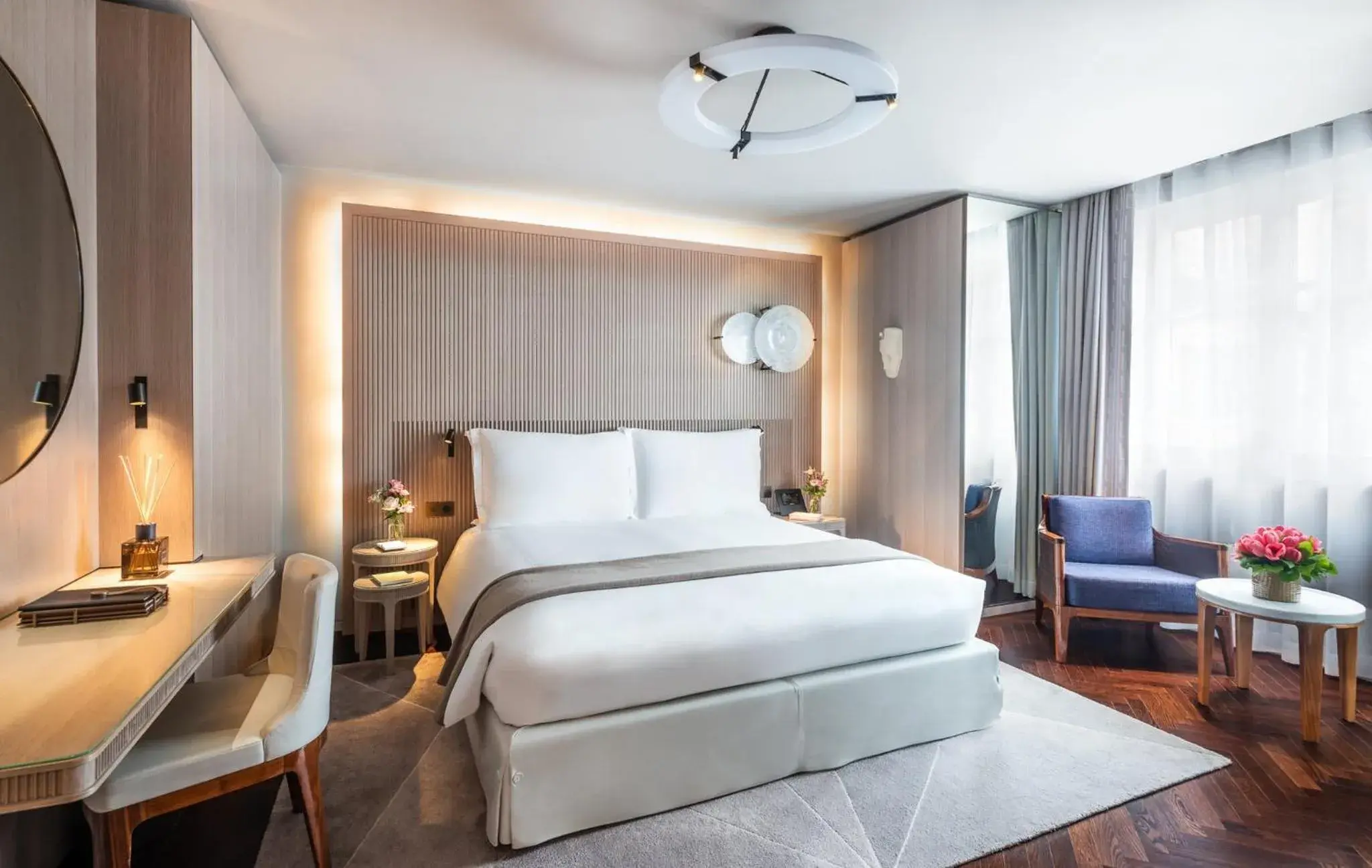 Bedroom, Bed in Mandarin Oriental Lutetia, Paris Bedroom, Bed in Mandarin Oriental Lutetia, Paris