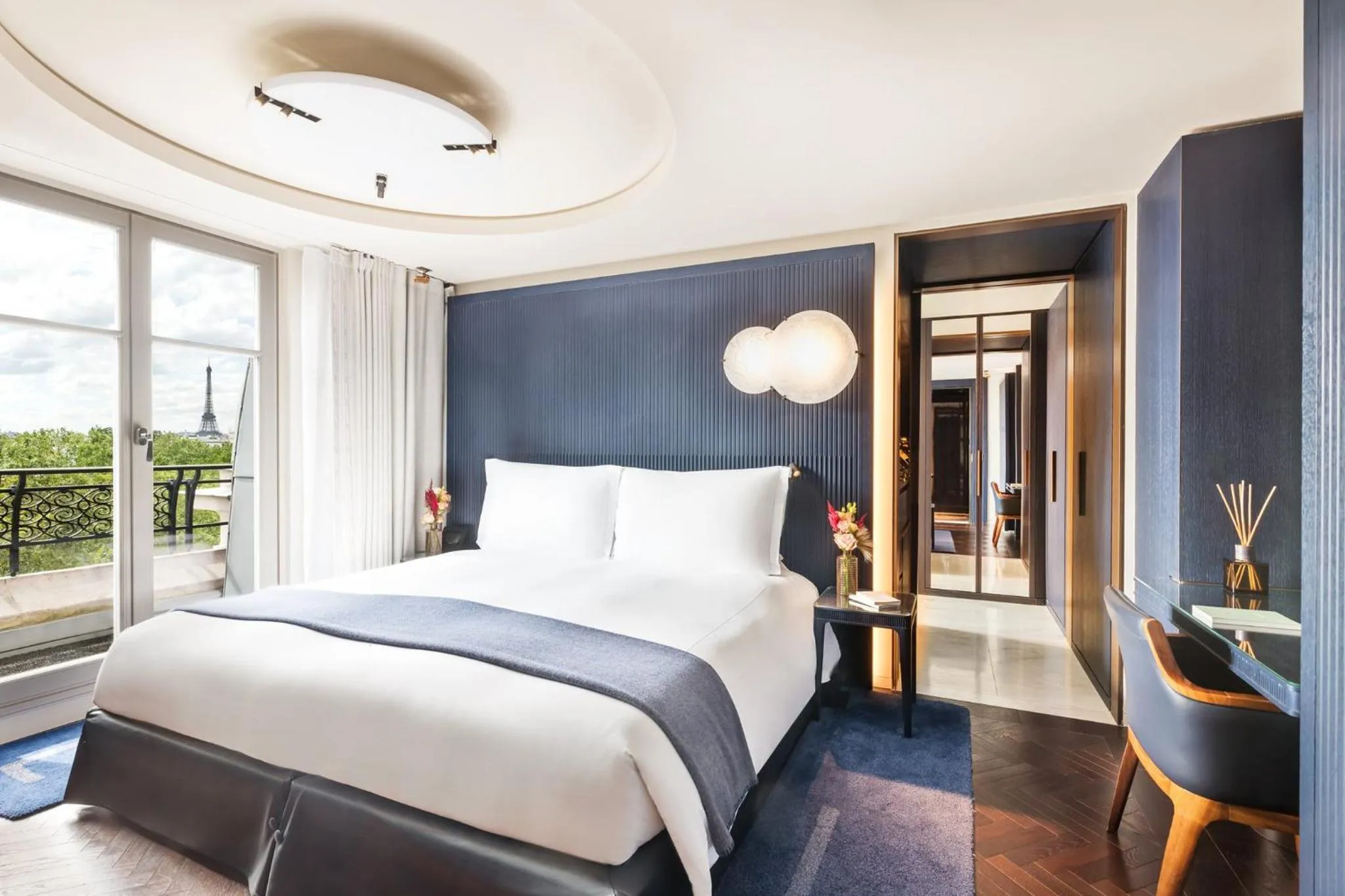 Photo of the whole room, Bed in Mandarin Oriental Lutetia, Paris