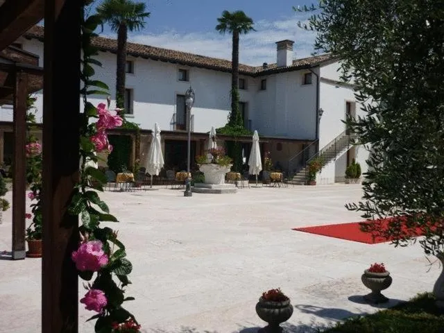 Facade/entrance in Hotel In Sylvis