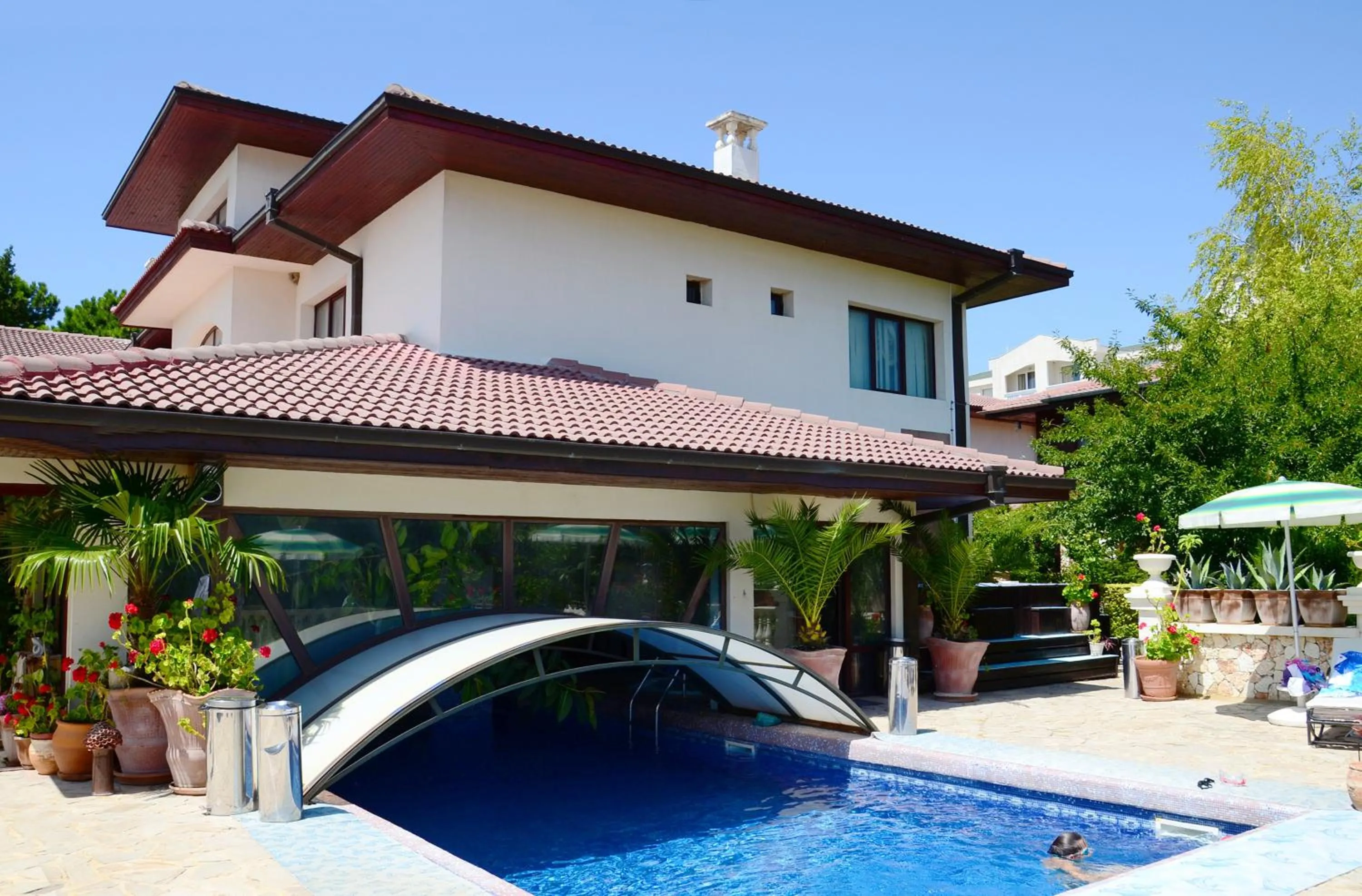 Facade/entrance in Dallas Residence