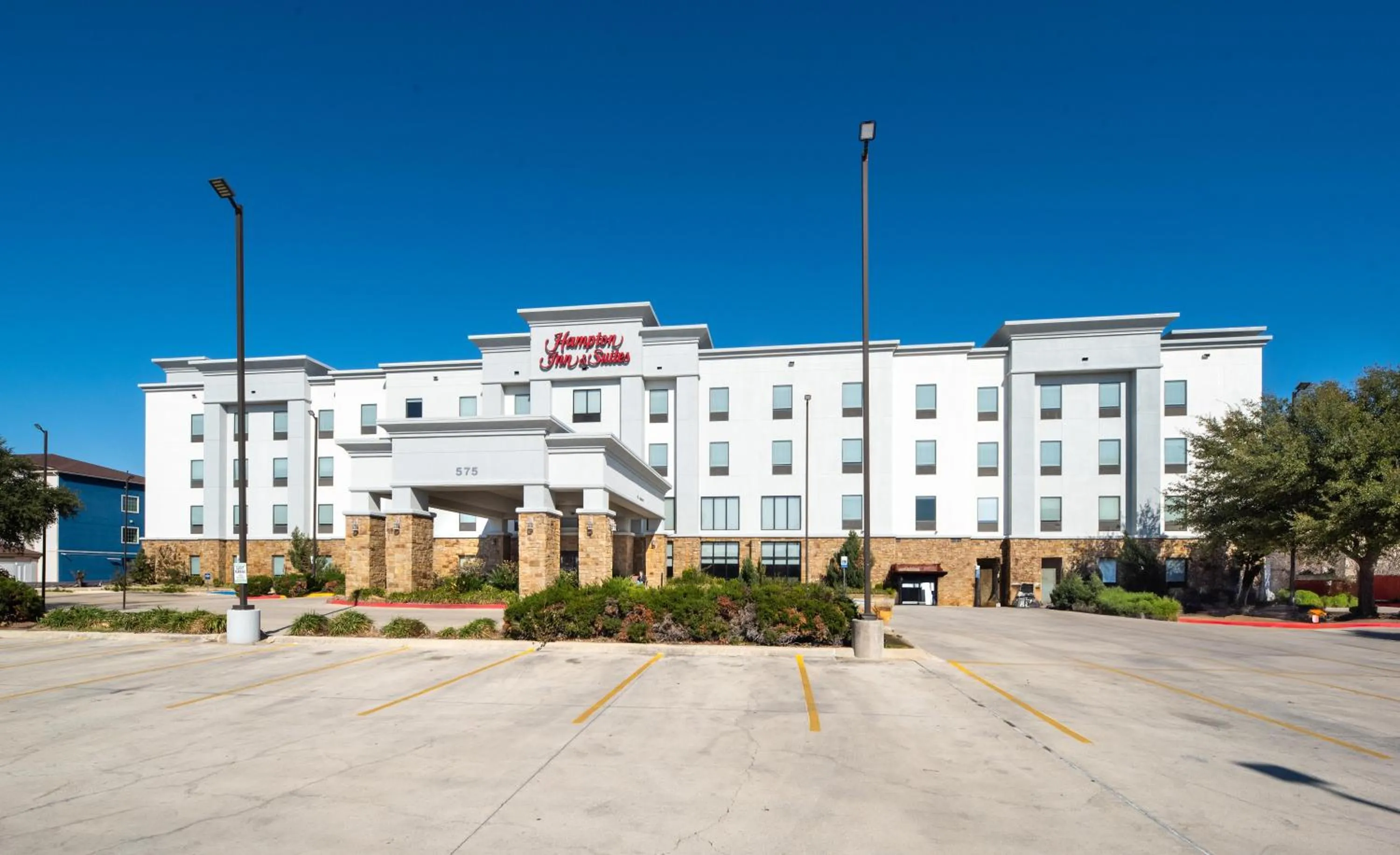 Property building in Hampton Inn & Suites New Braunfels
