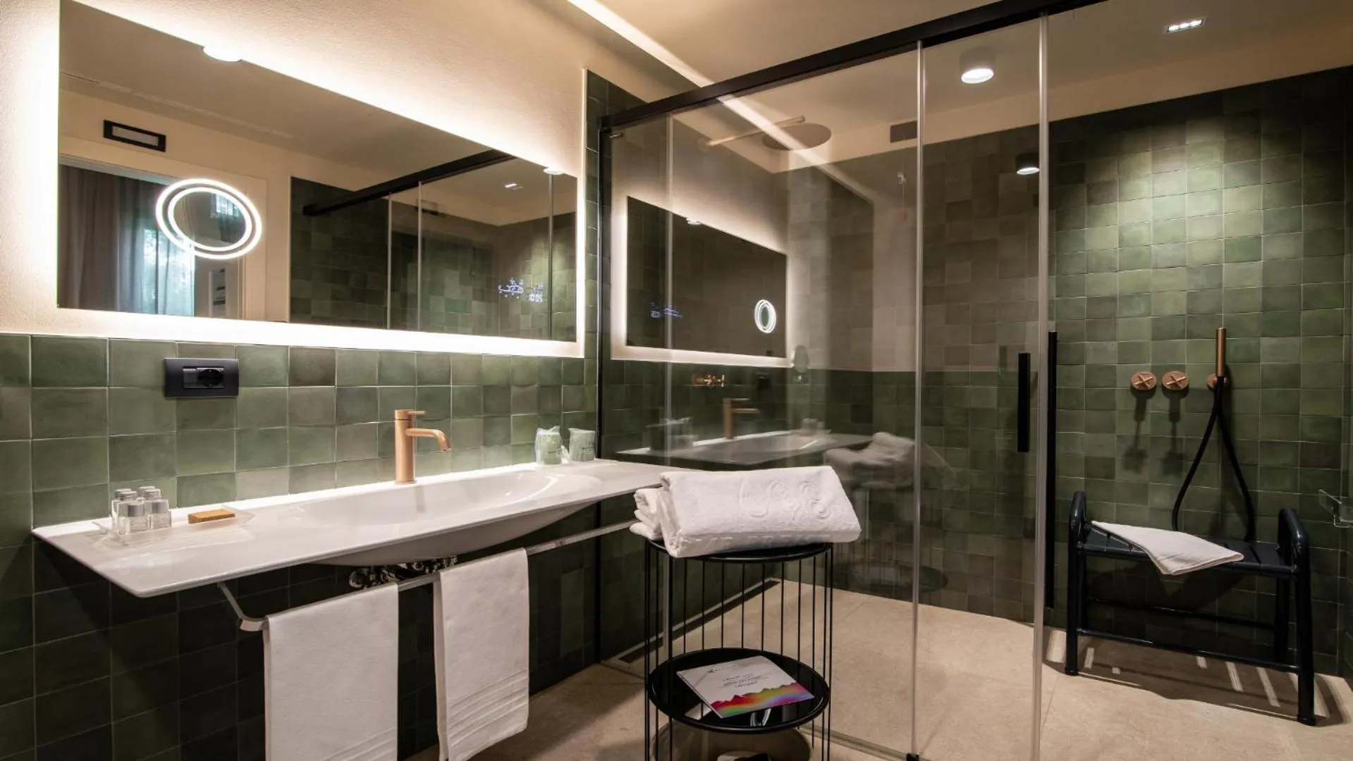 Shower in Terme Preistoriche Resort & Spa
