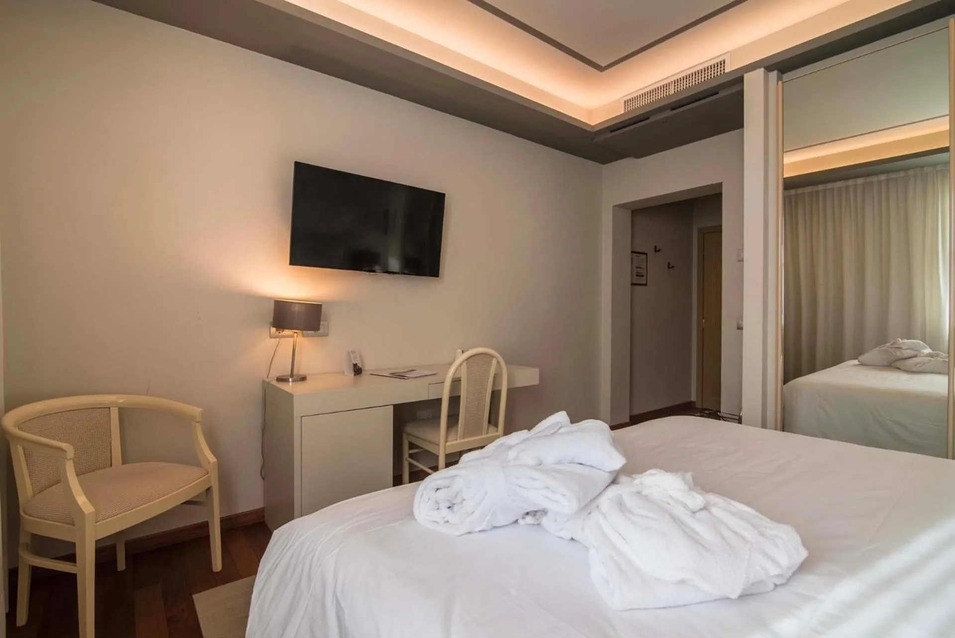 Bedroom, Bed in Terme Preistoriche Resort & Spa