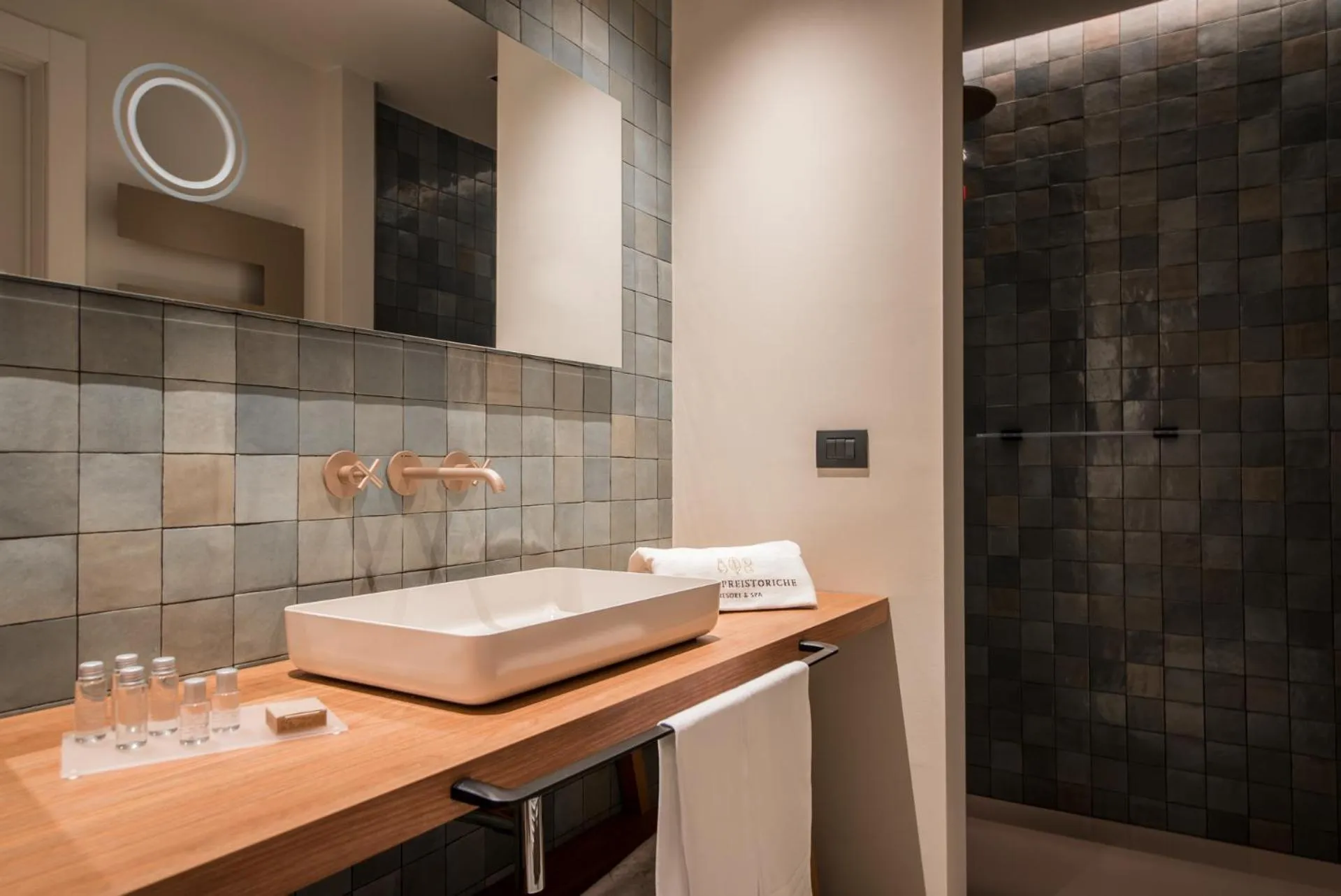 Shower in Terme Preistoriche Resort & Spa