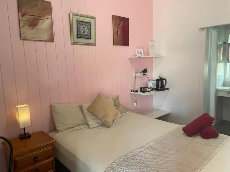 Bed in Taree Lodge Motel