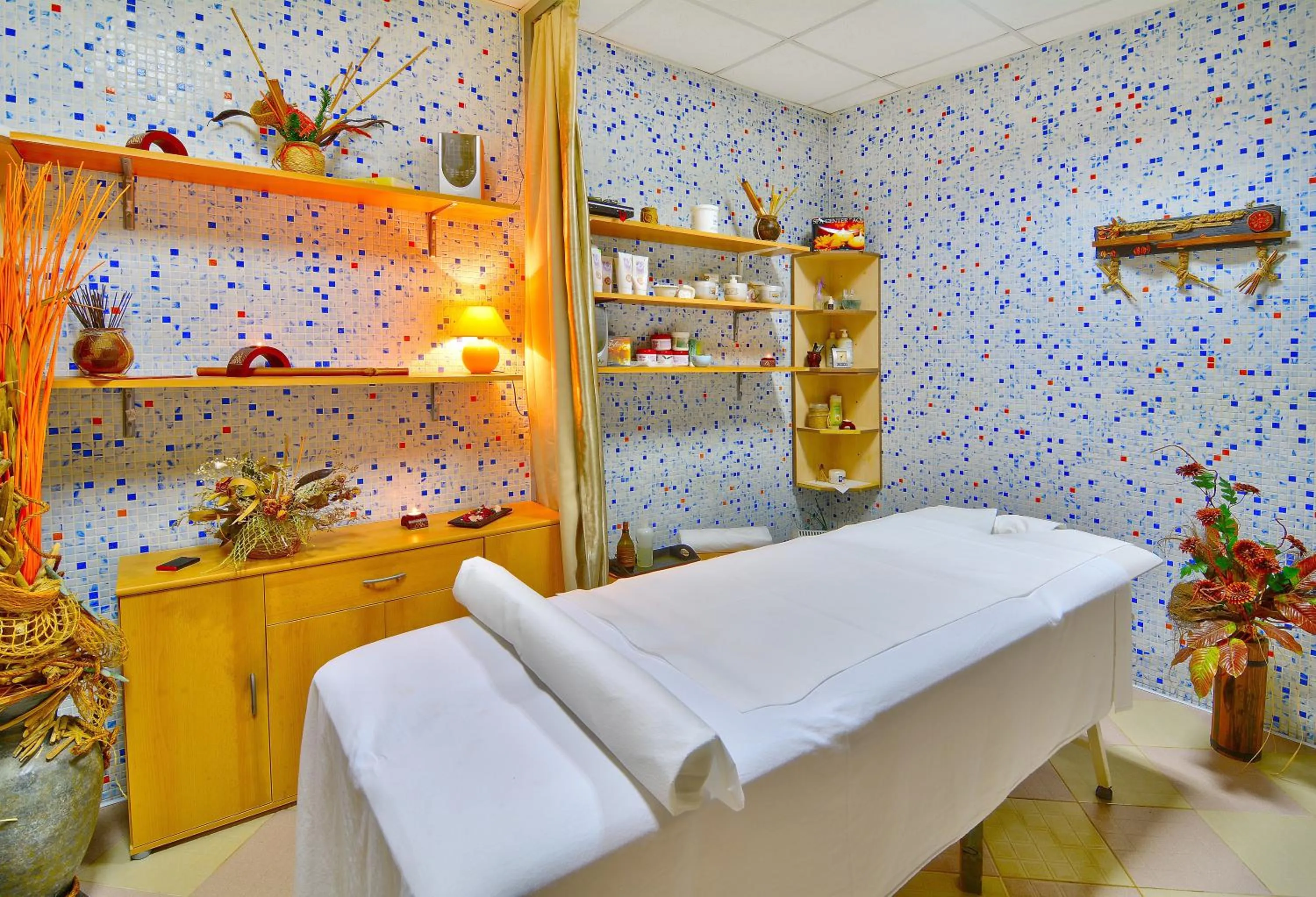 Spa and wellness centre/facilities, Bed in Aqua Hotel