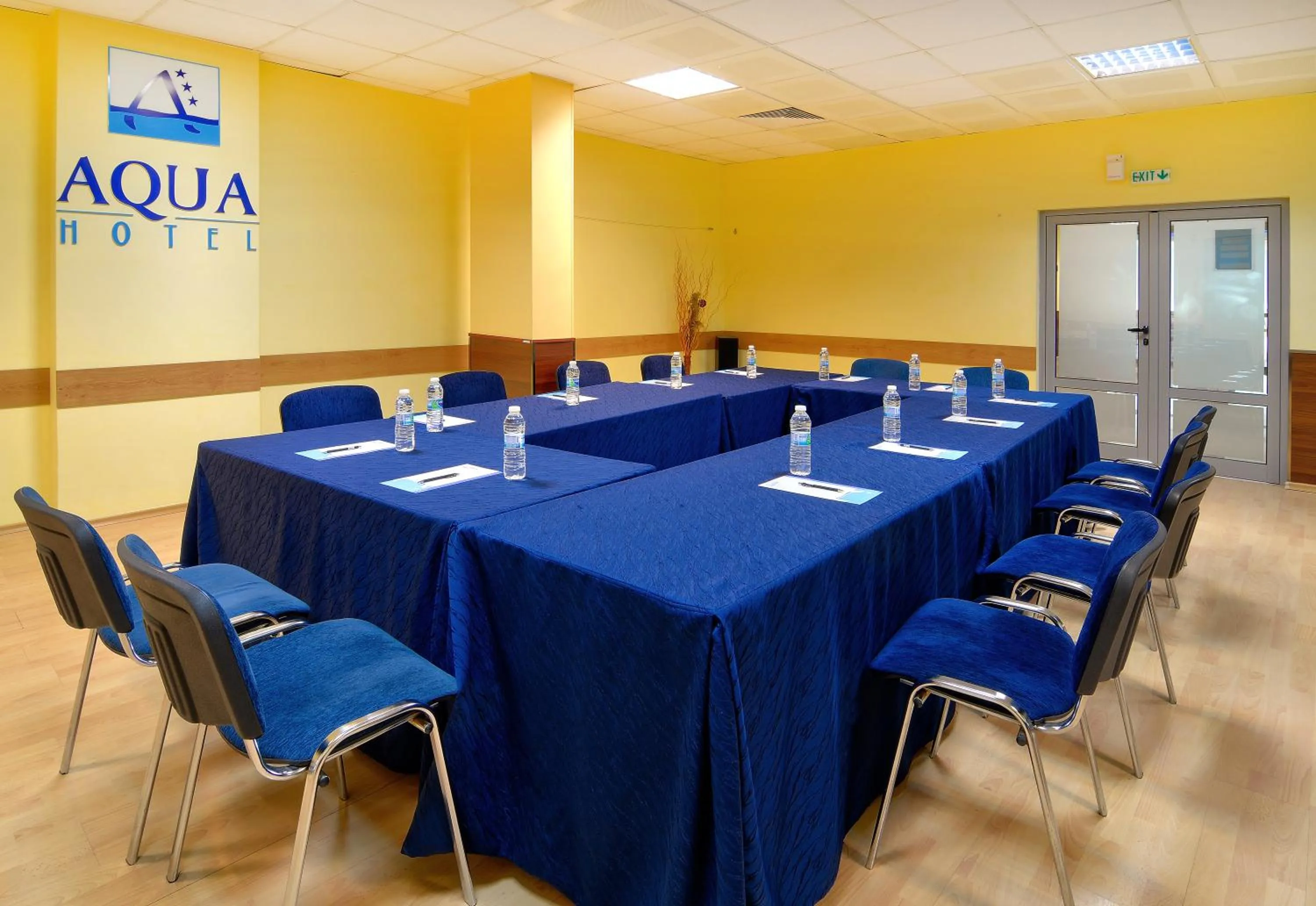 Business facilities in Aqua Hotel