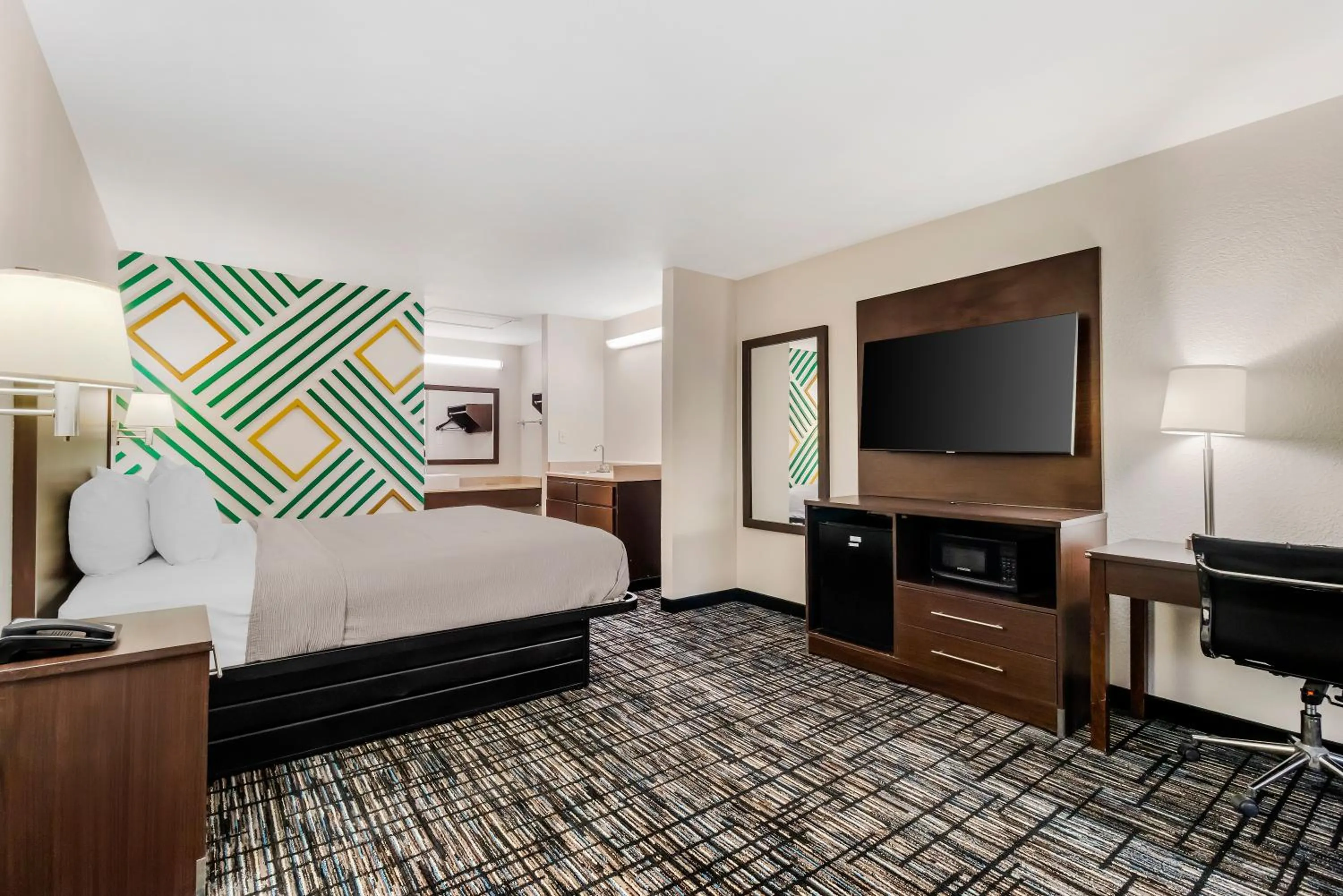 Bed in Quality Inn & Suites I-10 near Fiesta Texas