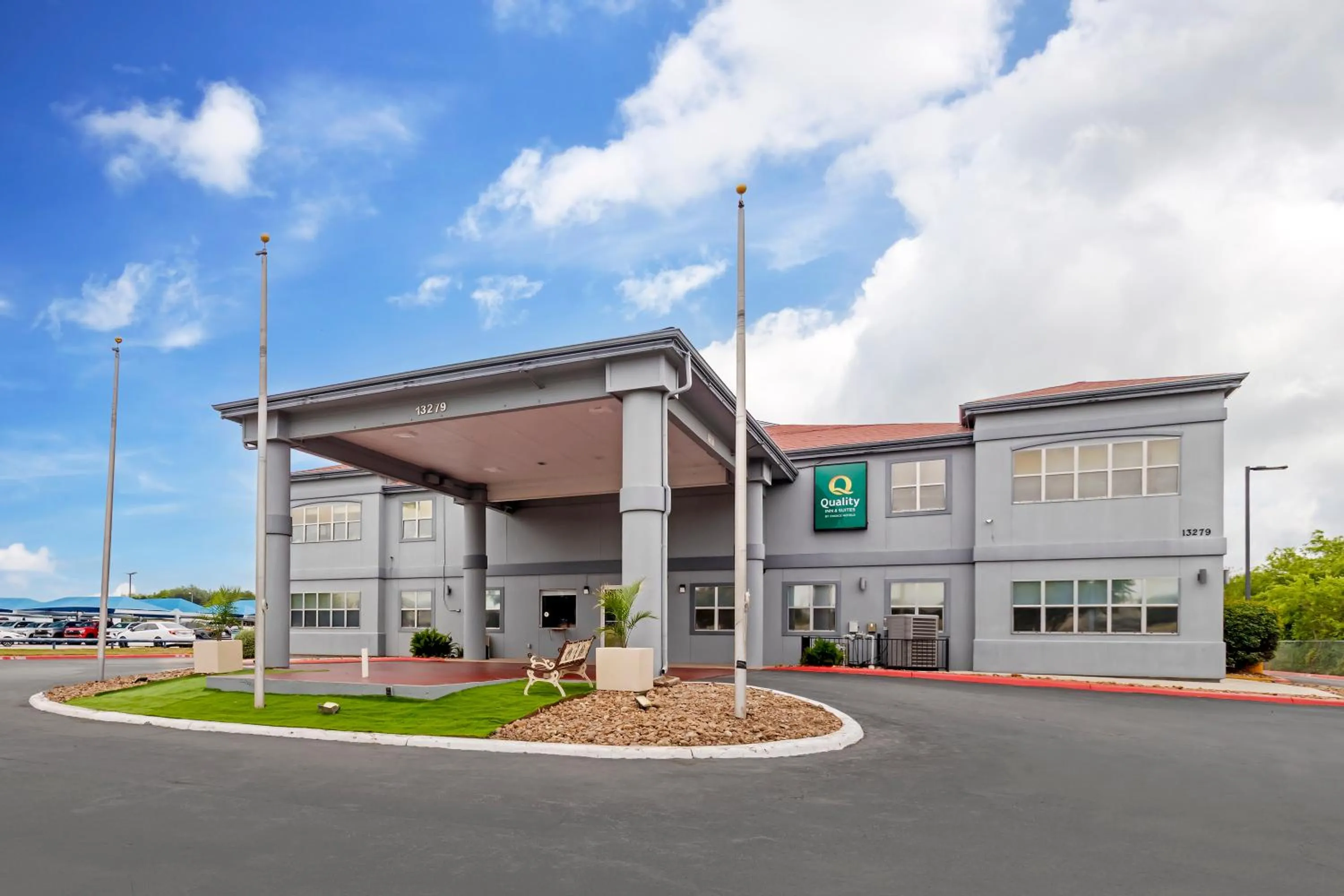 Property building in Quality Inn & Suites I-10 near Fiesta Texas